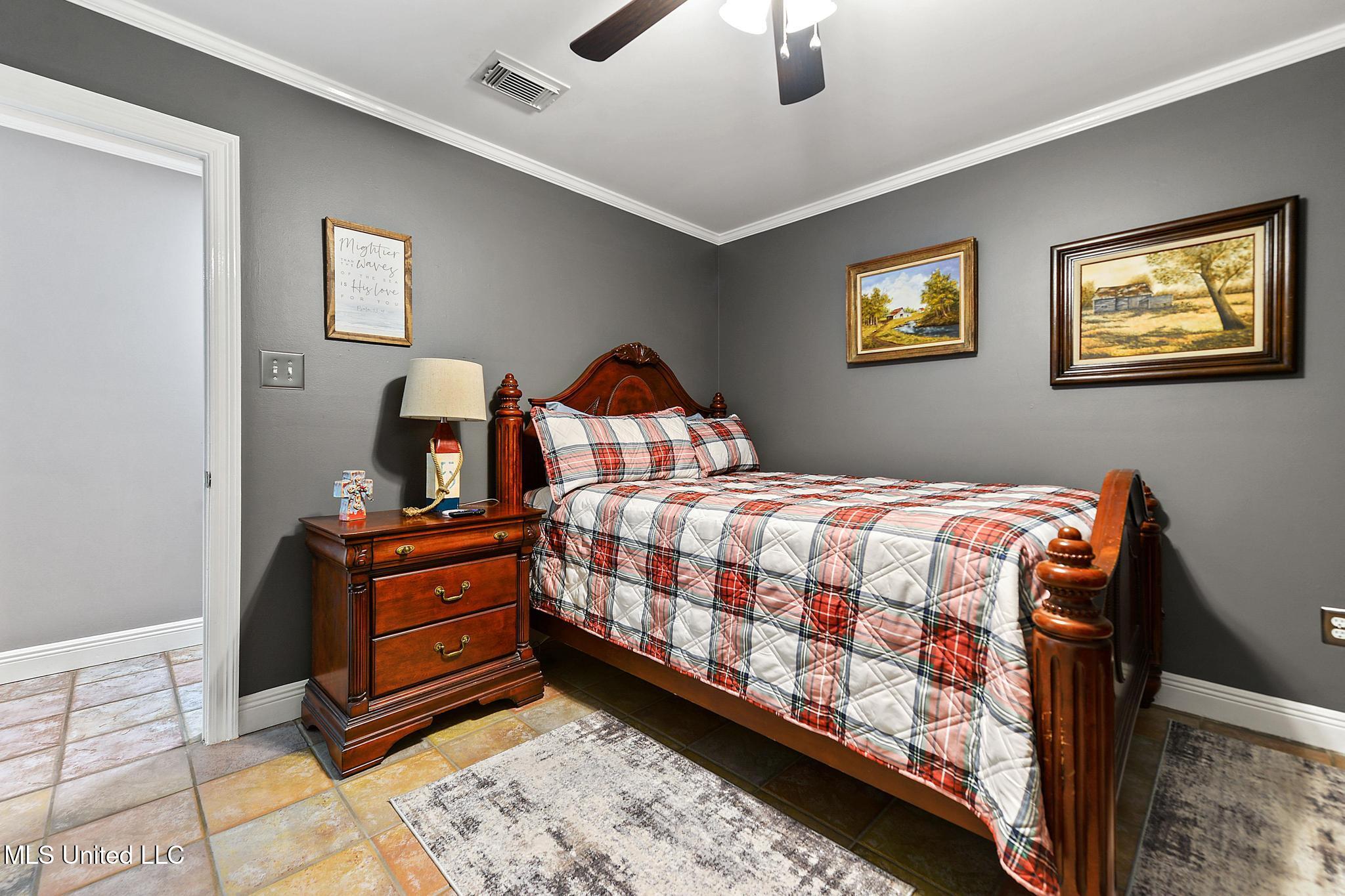 19085 Commission Road Property Photo 25