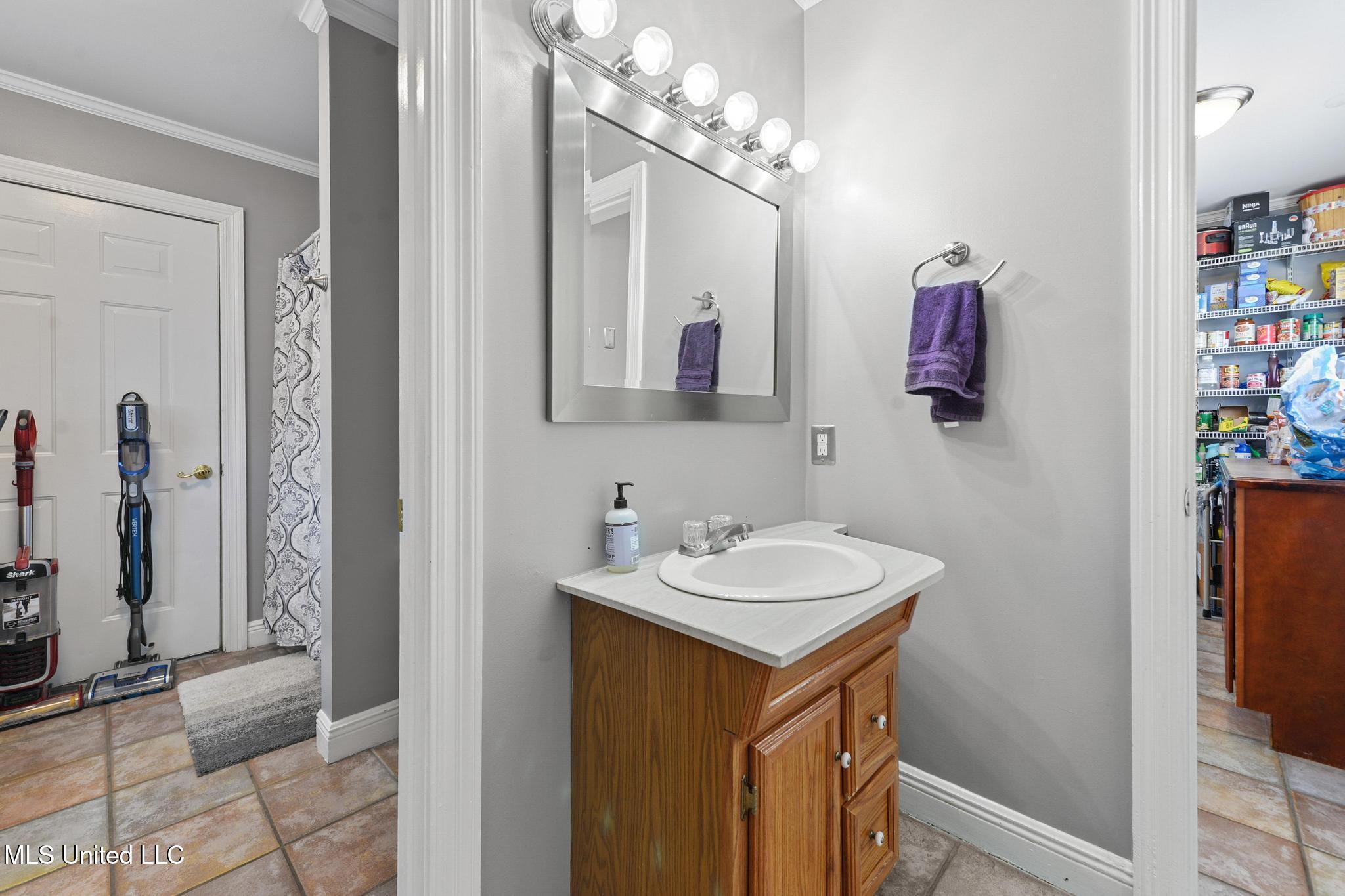 19085 Commission Road Property Photo 28