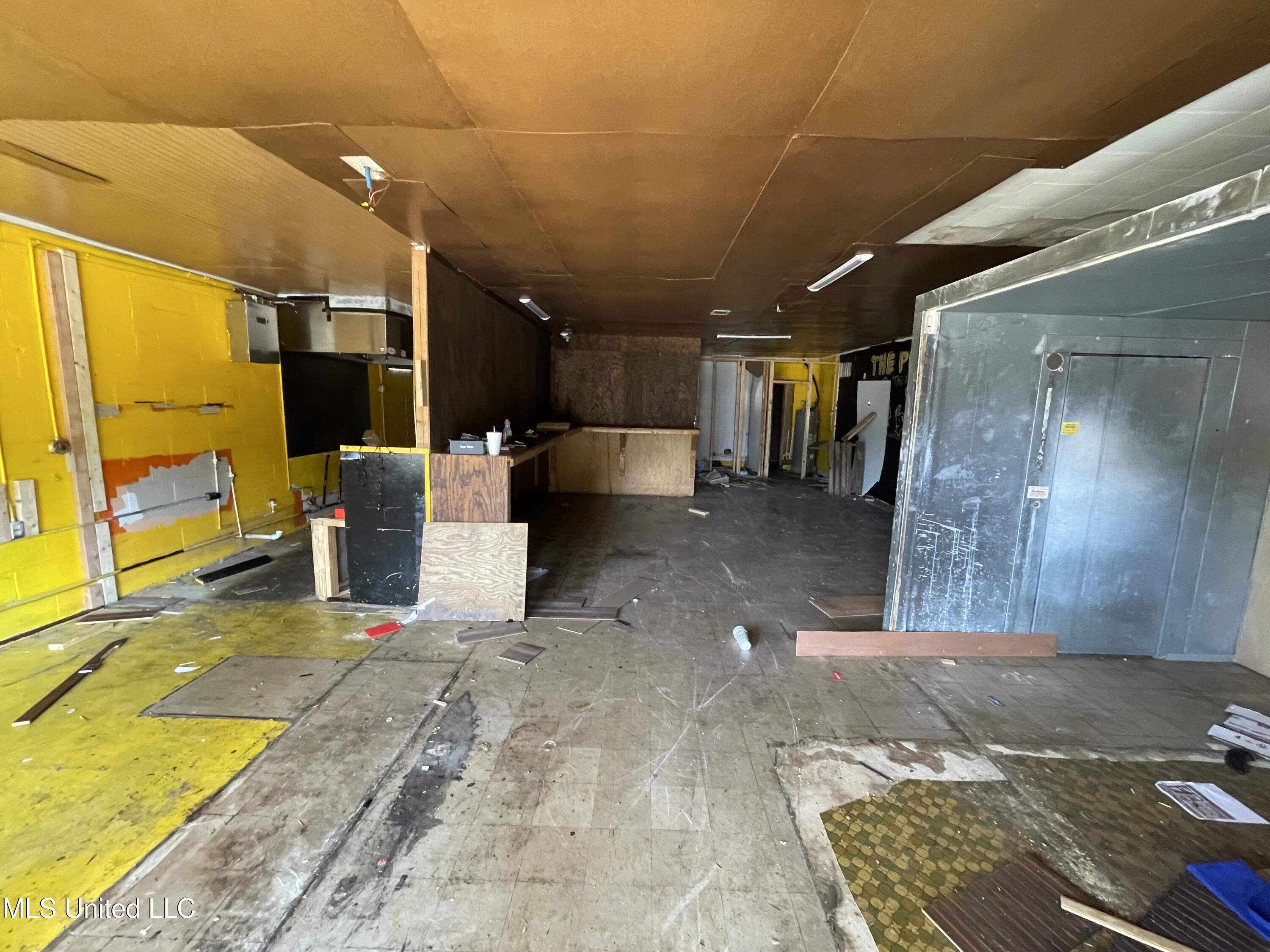 413 Main Street Property Photo 8