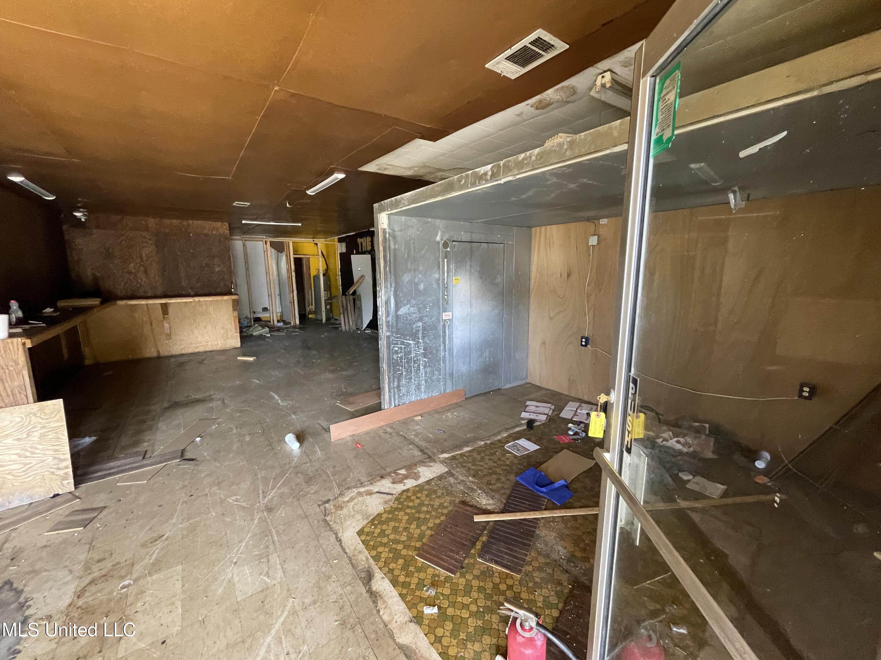 413 Main Street Property Photo 10