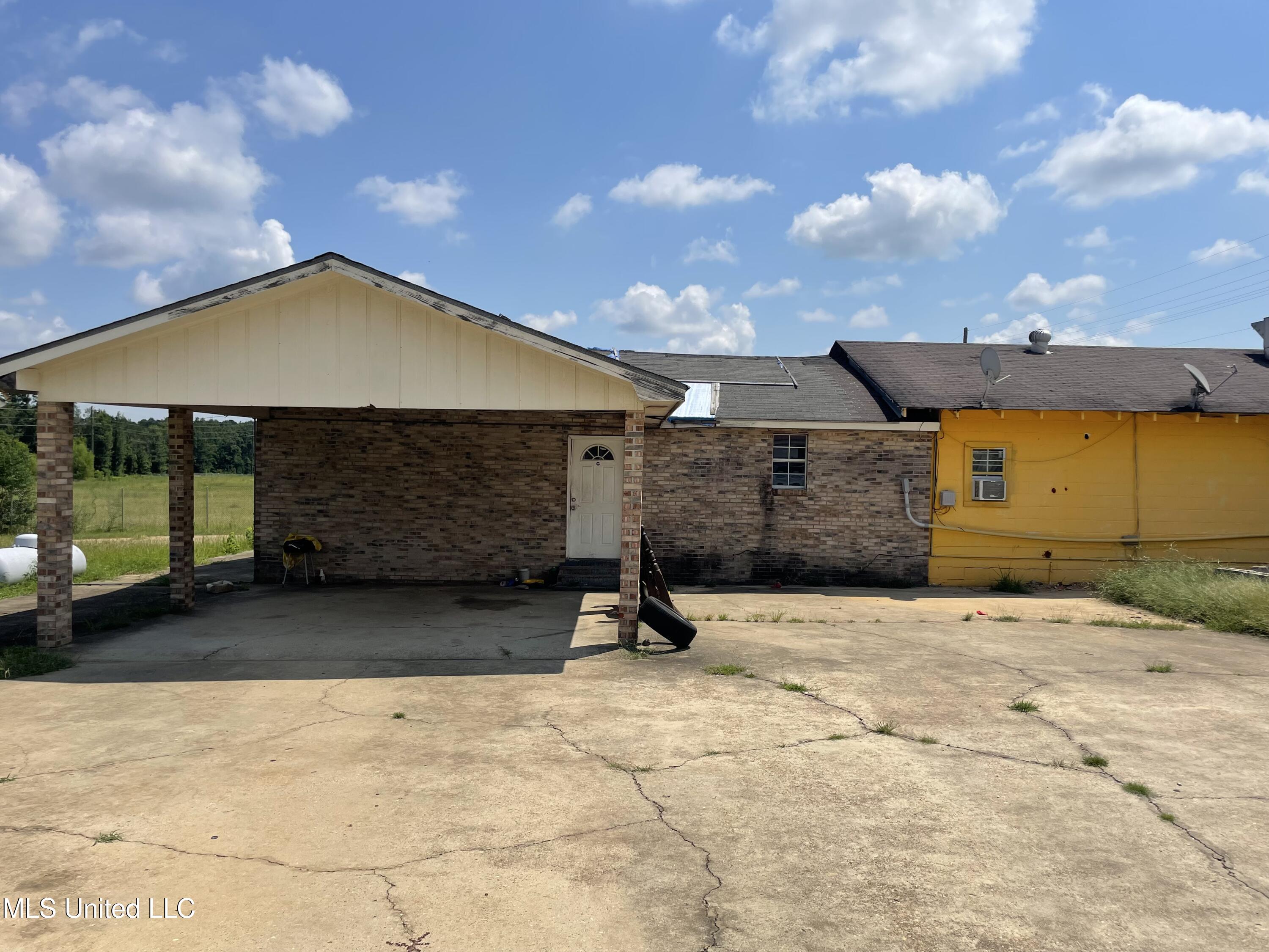 413 Main Street Property Photo 11