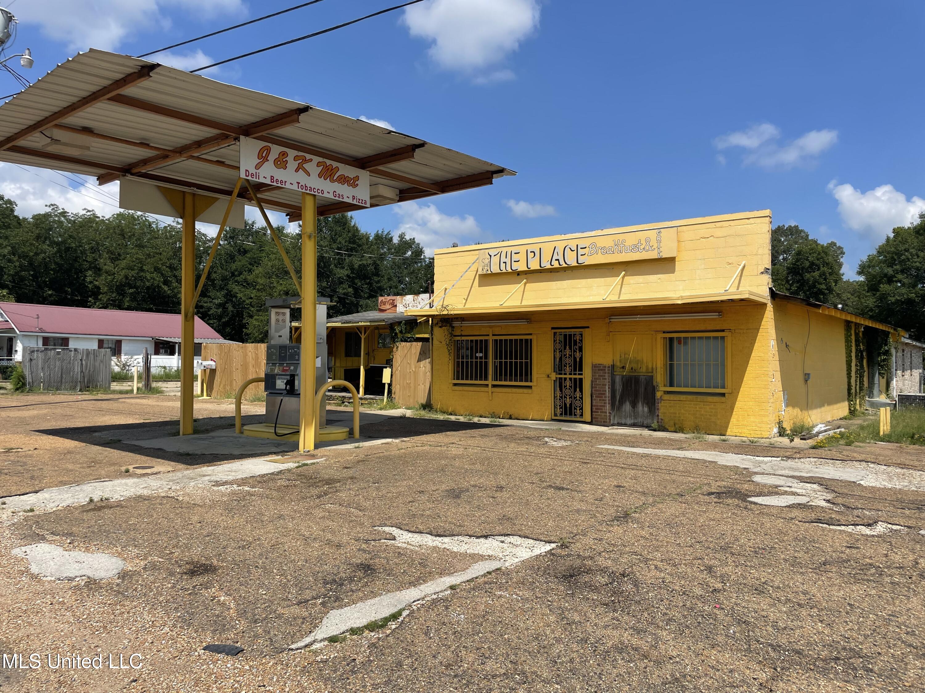 413 Main Street Property Photo 13