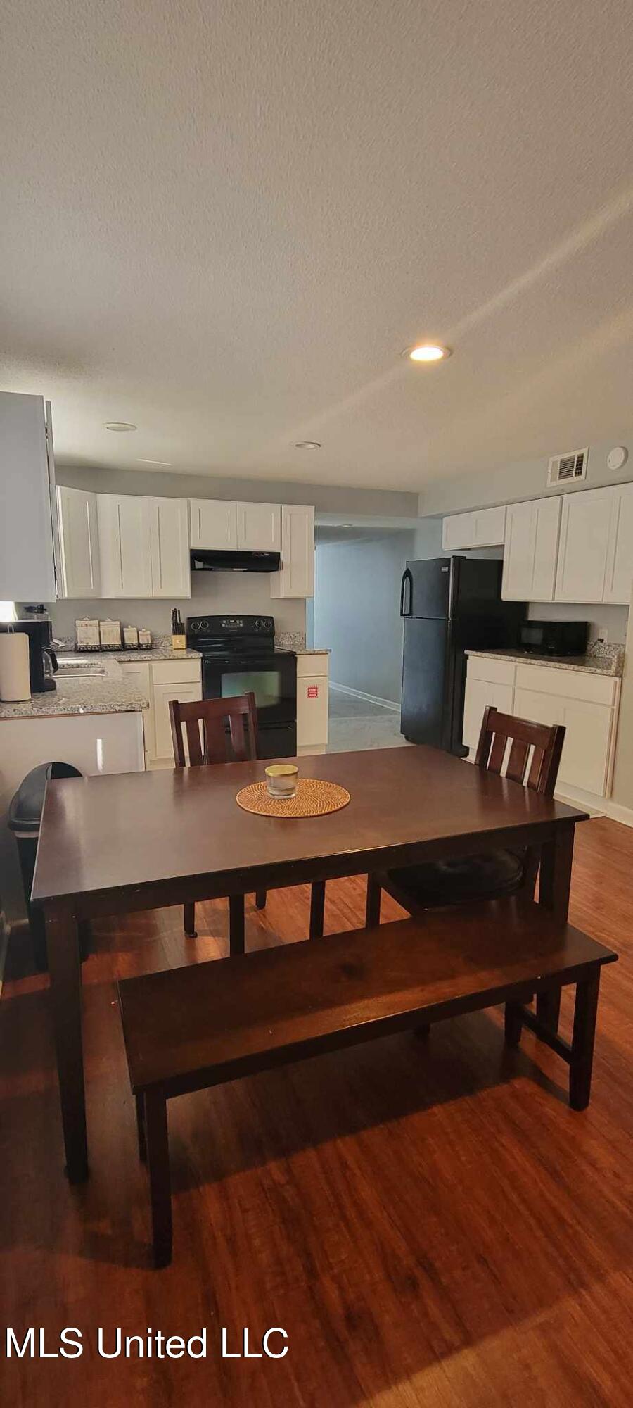 133 Hopkins Boulevard Property Photo 4