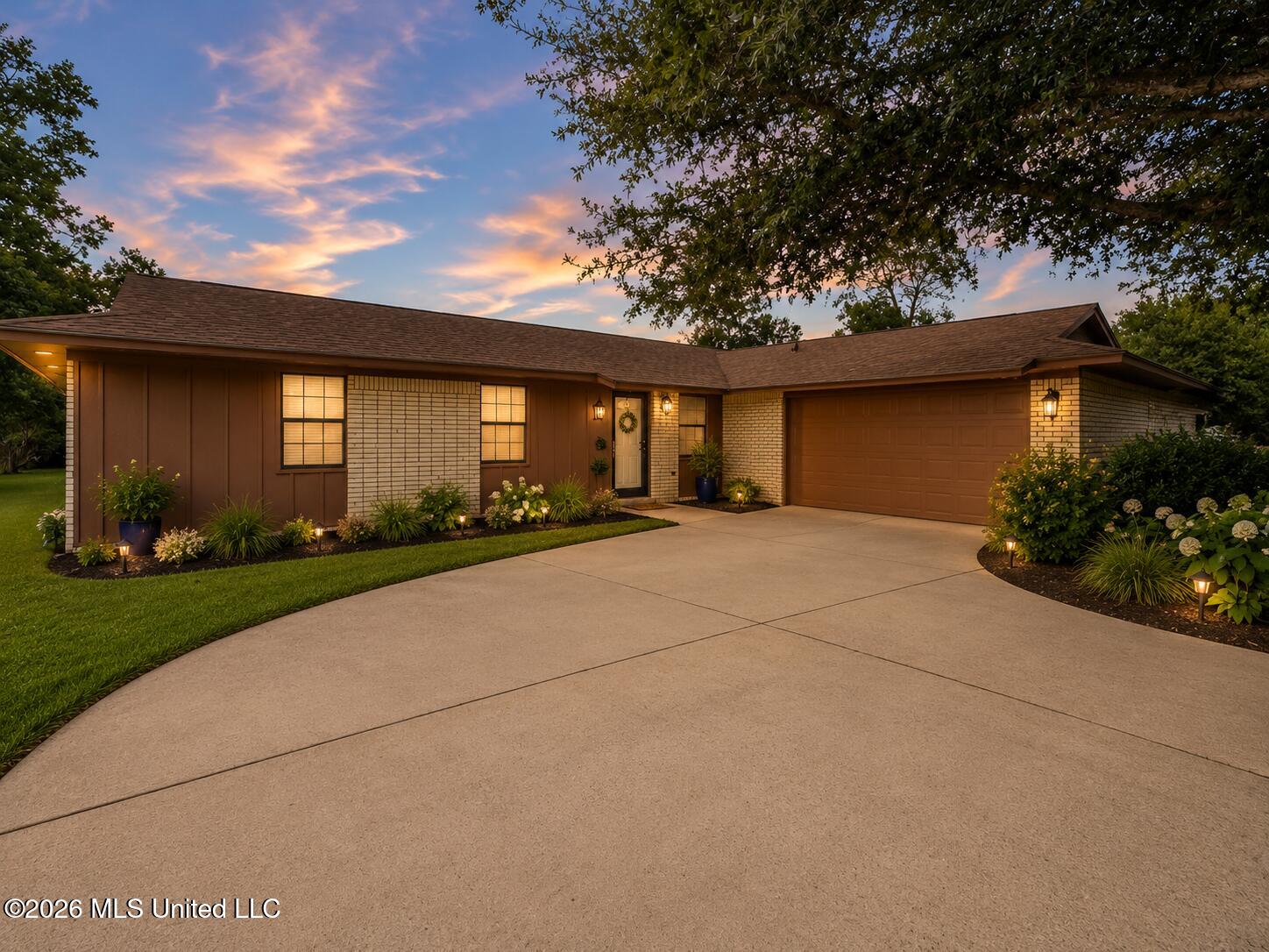 15309 Royal Street Property Photo 1