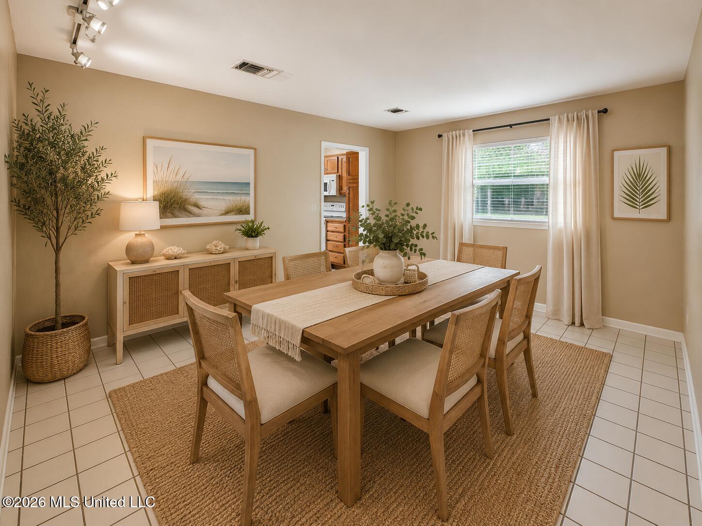 15309 Royal Street Property Photo 5