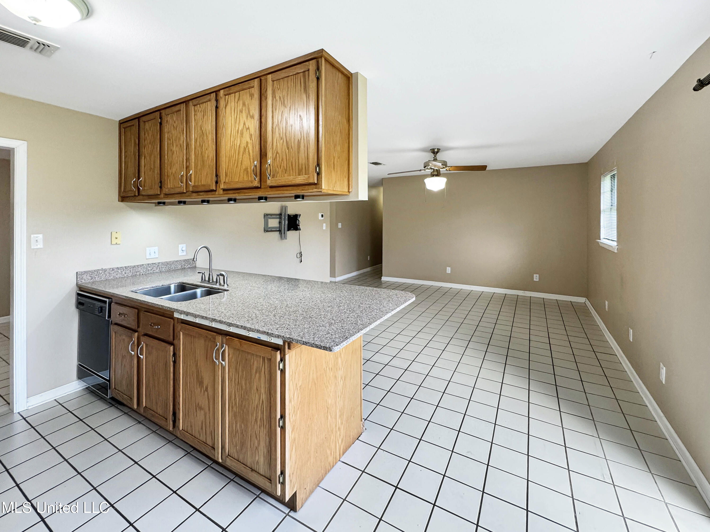 15309 Royal Street Property Photo 16
