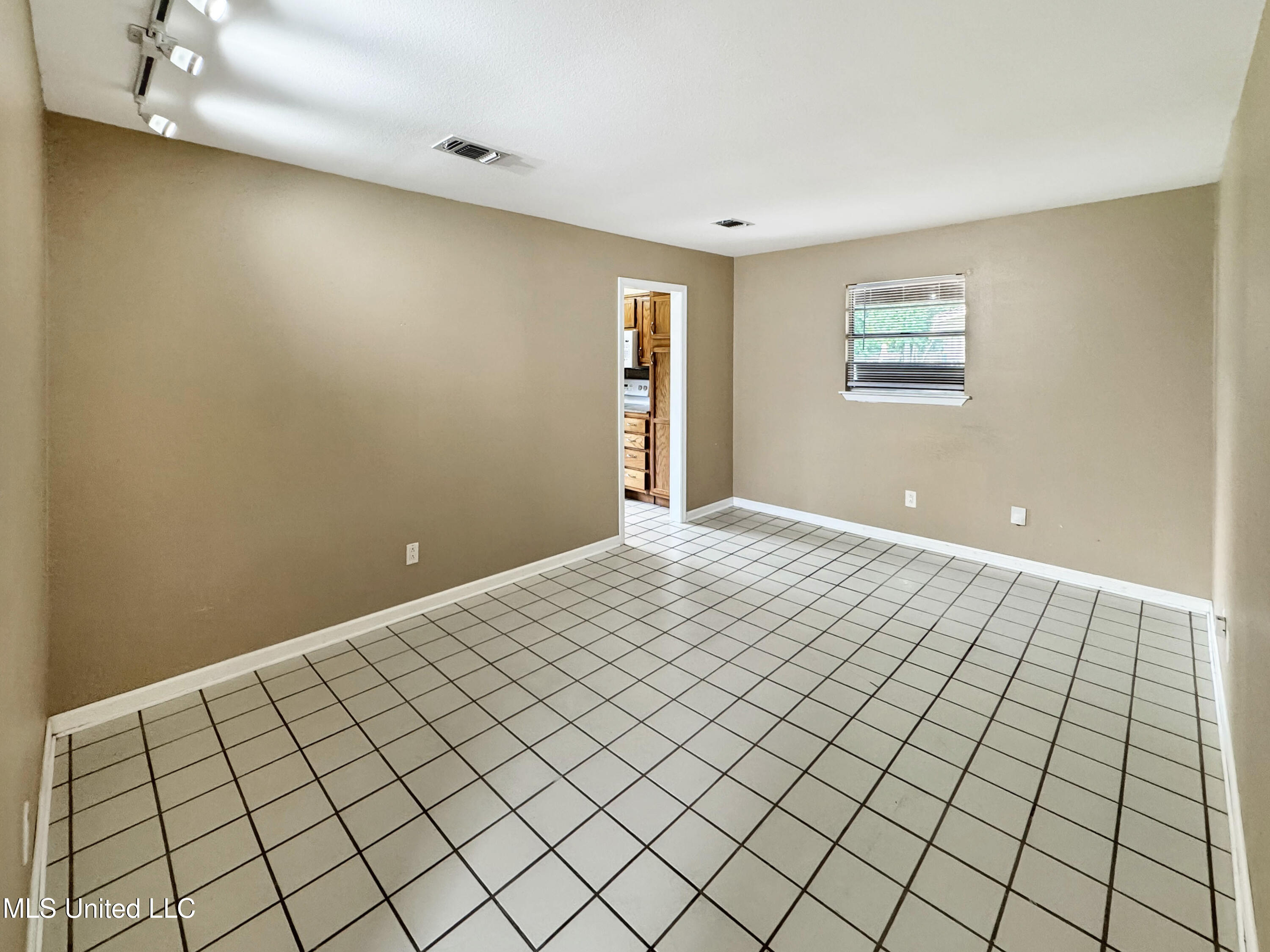 15309 Royal Street Property Photo 18