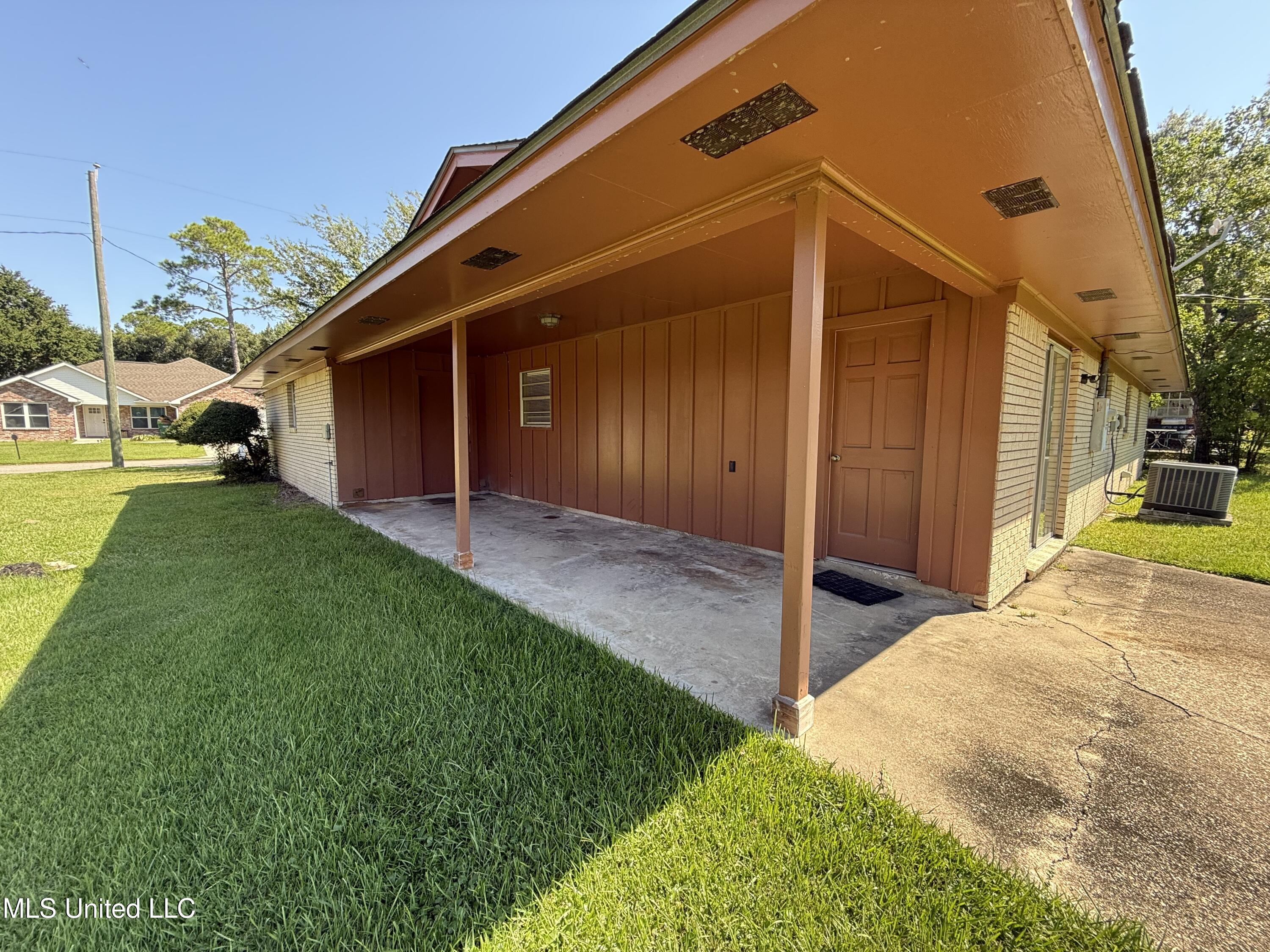 15309 Royal Street Property Photo 27