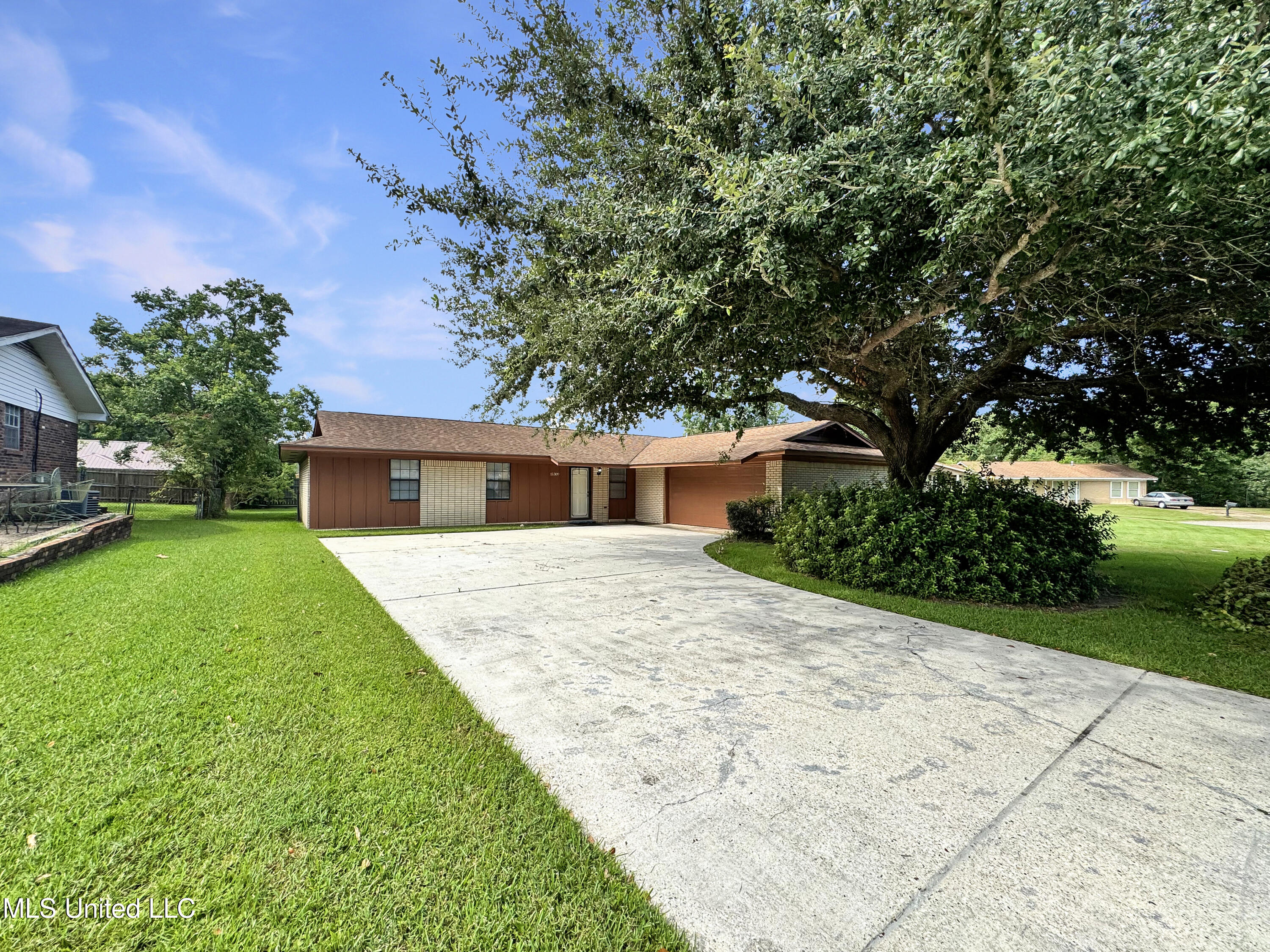 15309 Royal Street Property Photo 30