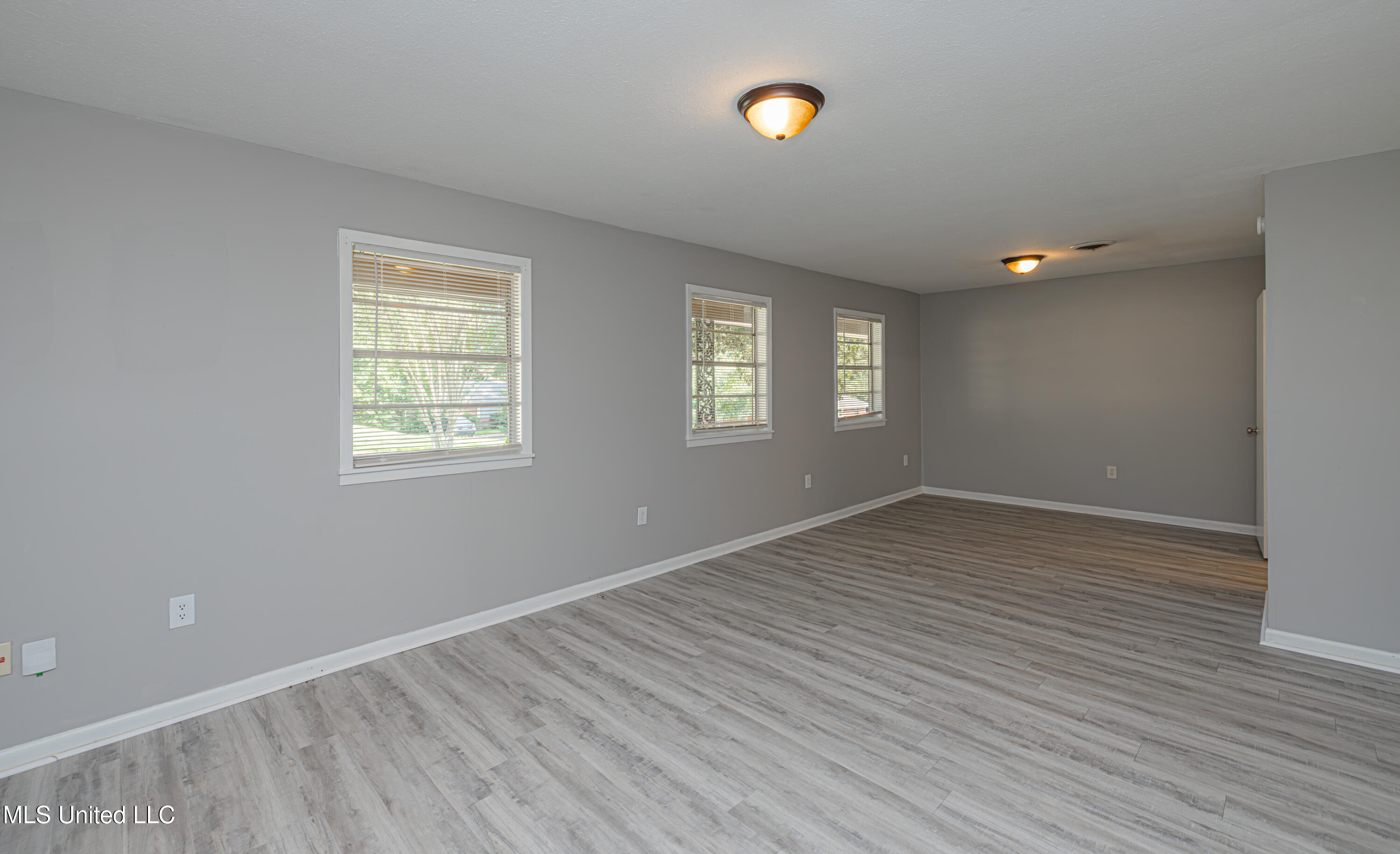 1011 Laurelwood Drive Property Photo 13