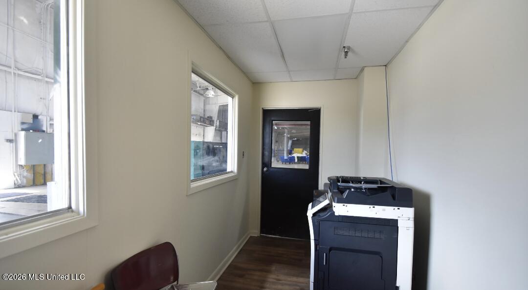 956 N Broadway Street Property Photo 5