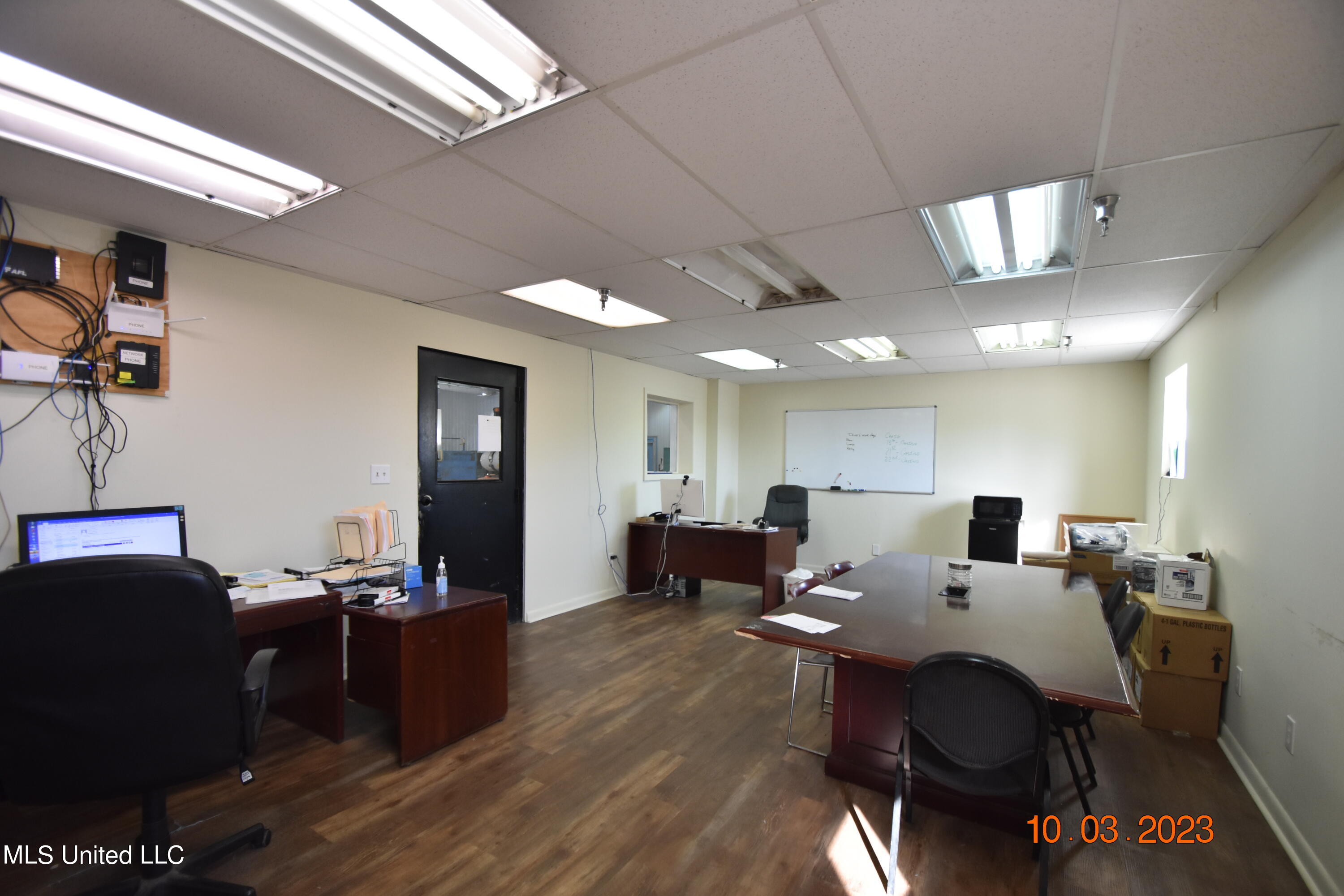 956 N Broadway Street Property Photo 6