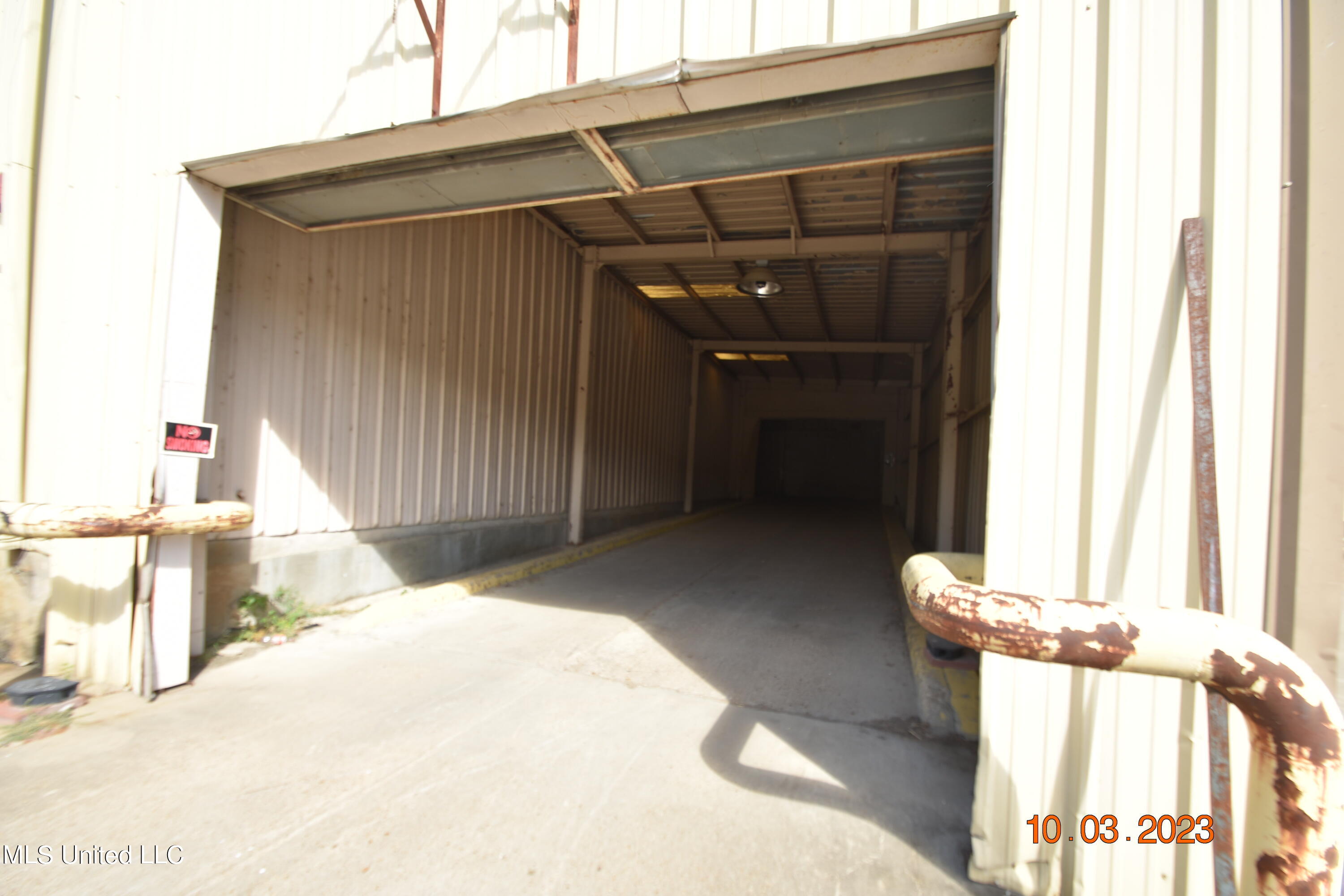 956 N Broadway Street Property Photo 17