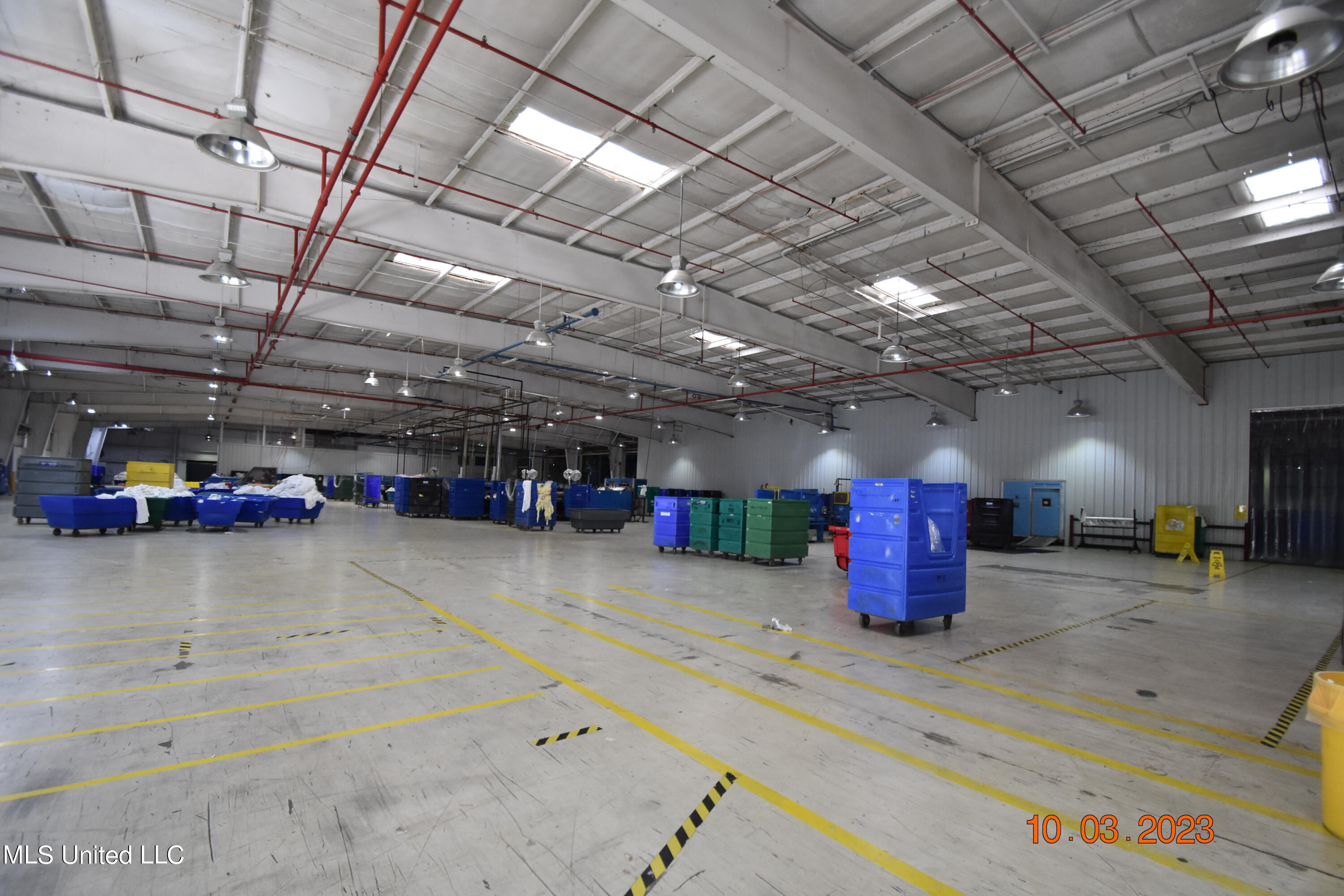 956 N Broadway Street Property Photo 21