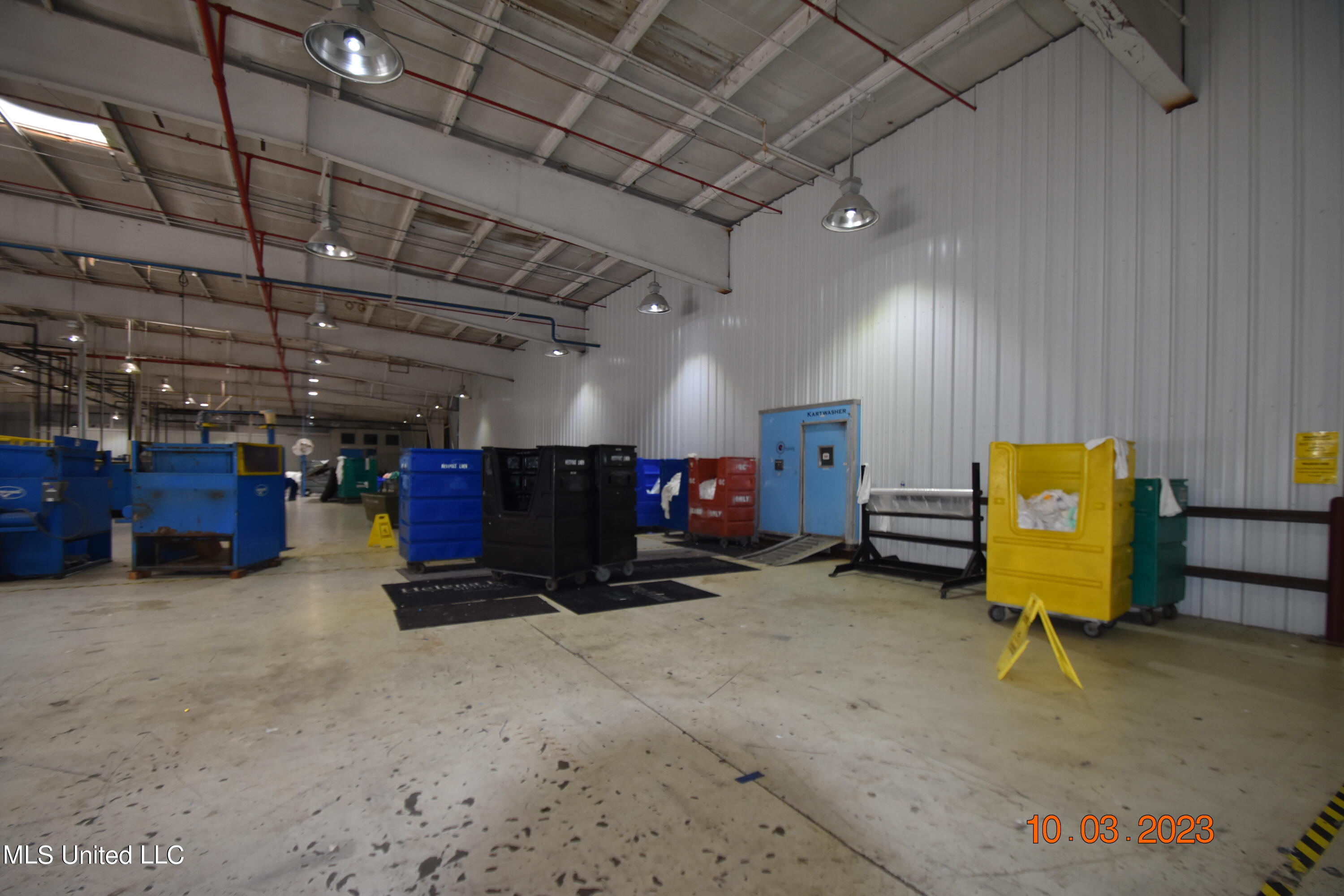 956 N Broadway Street Property Photo 25