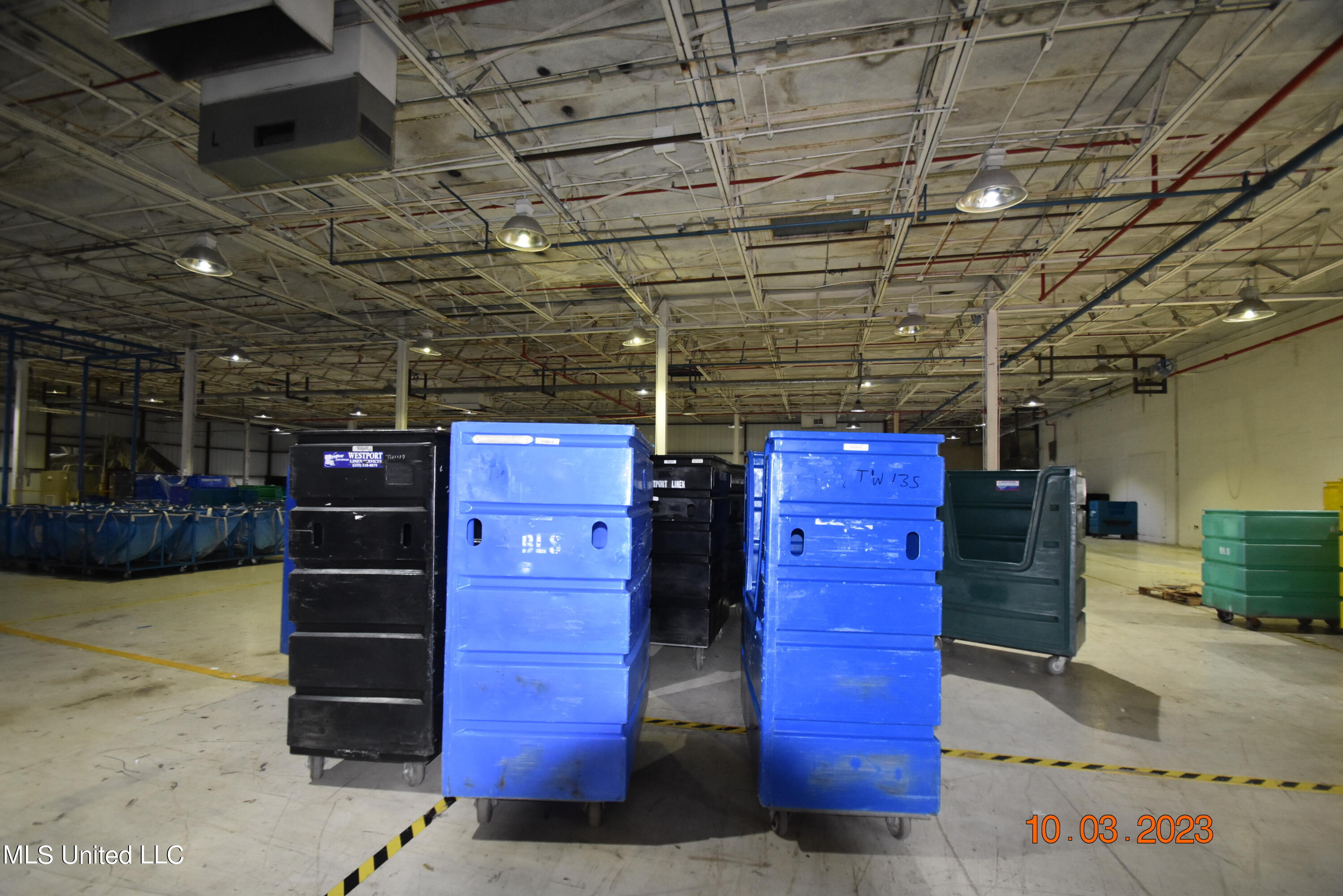 956 N Broadway Street Property Photo 27