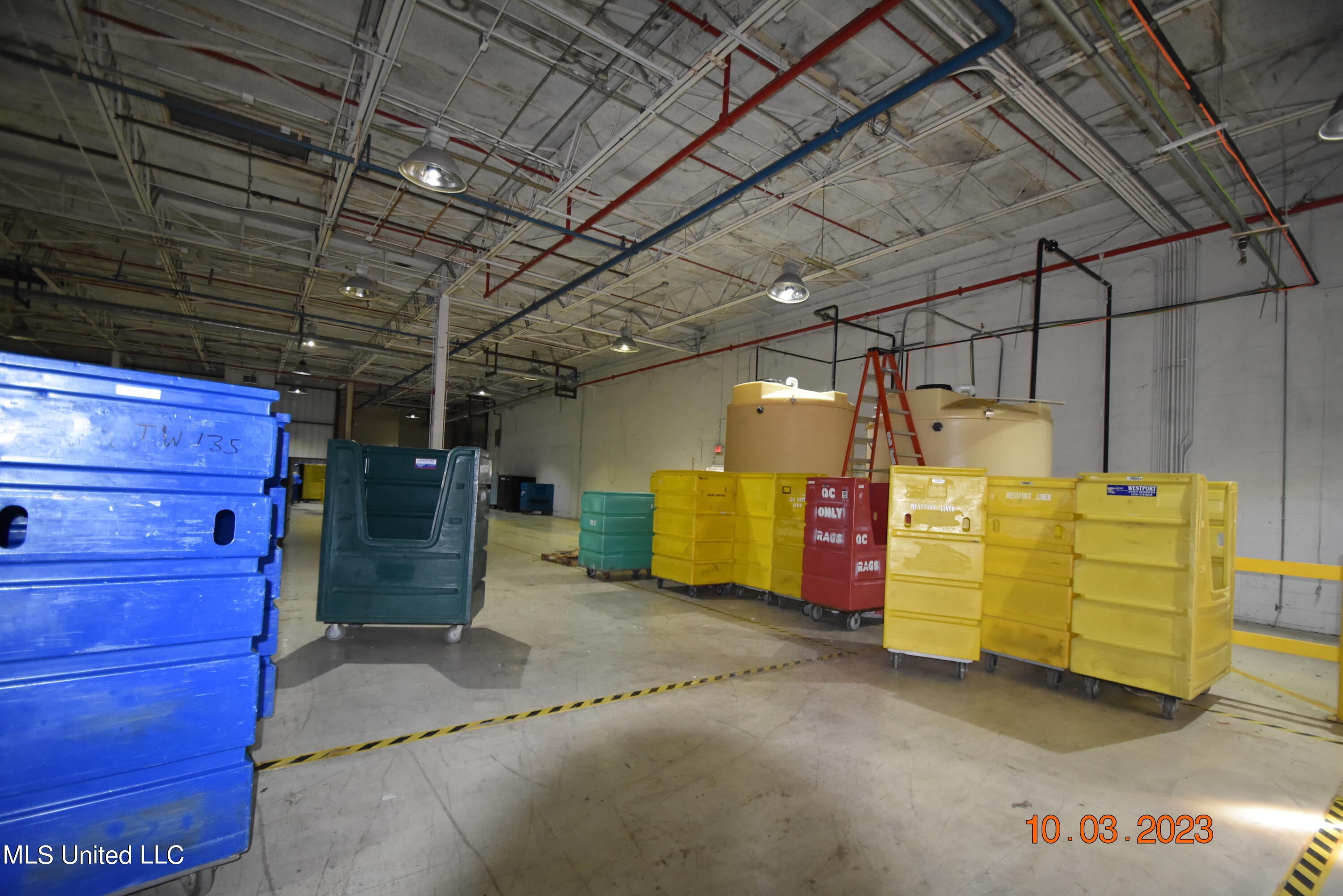 956 N Broadway Street Property Photo 28