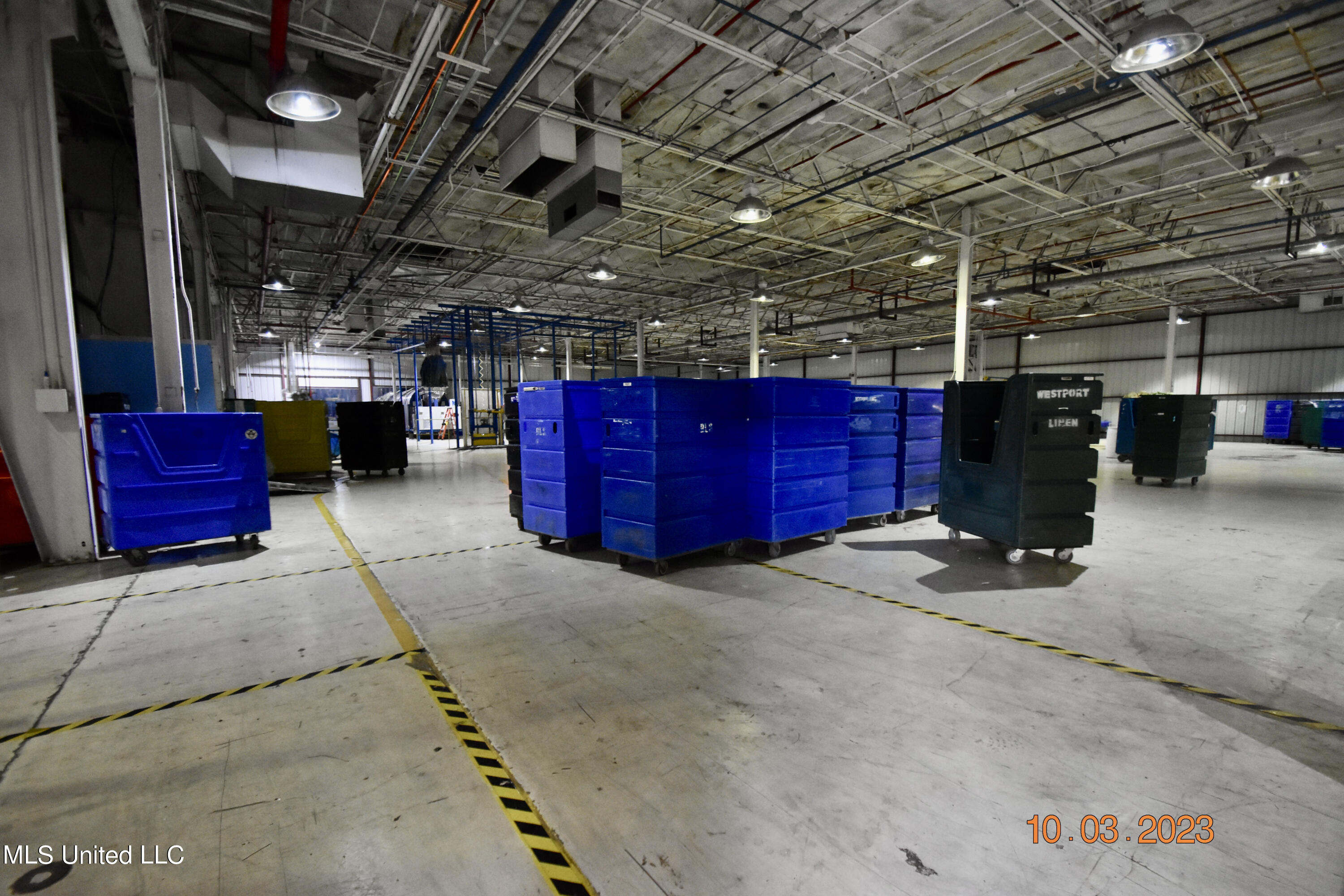 956 N Broadway Street Property Photo 30