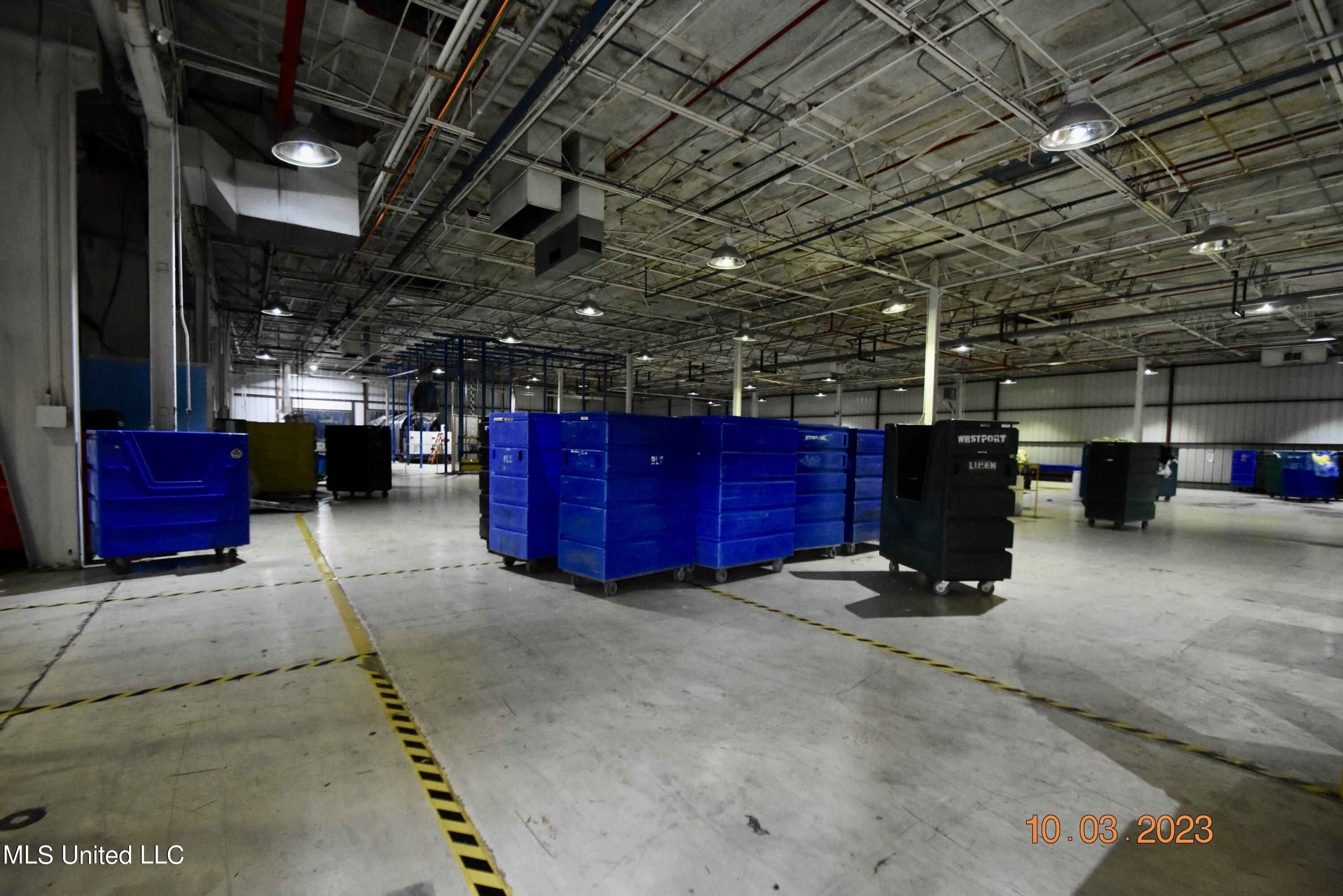 956 N Broadway Street Property Photo 35