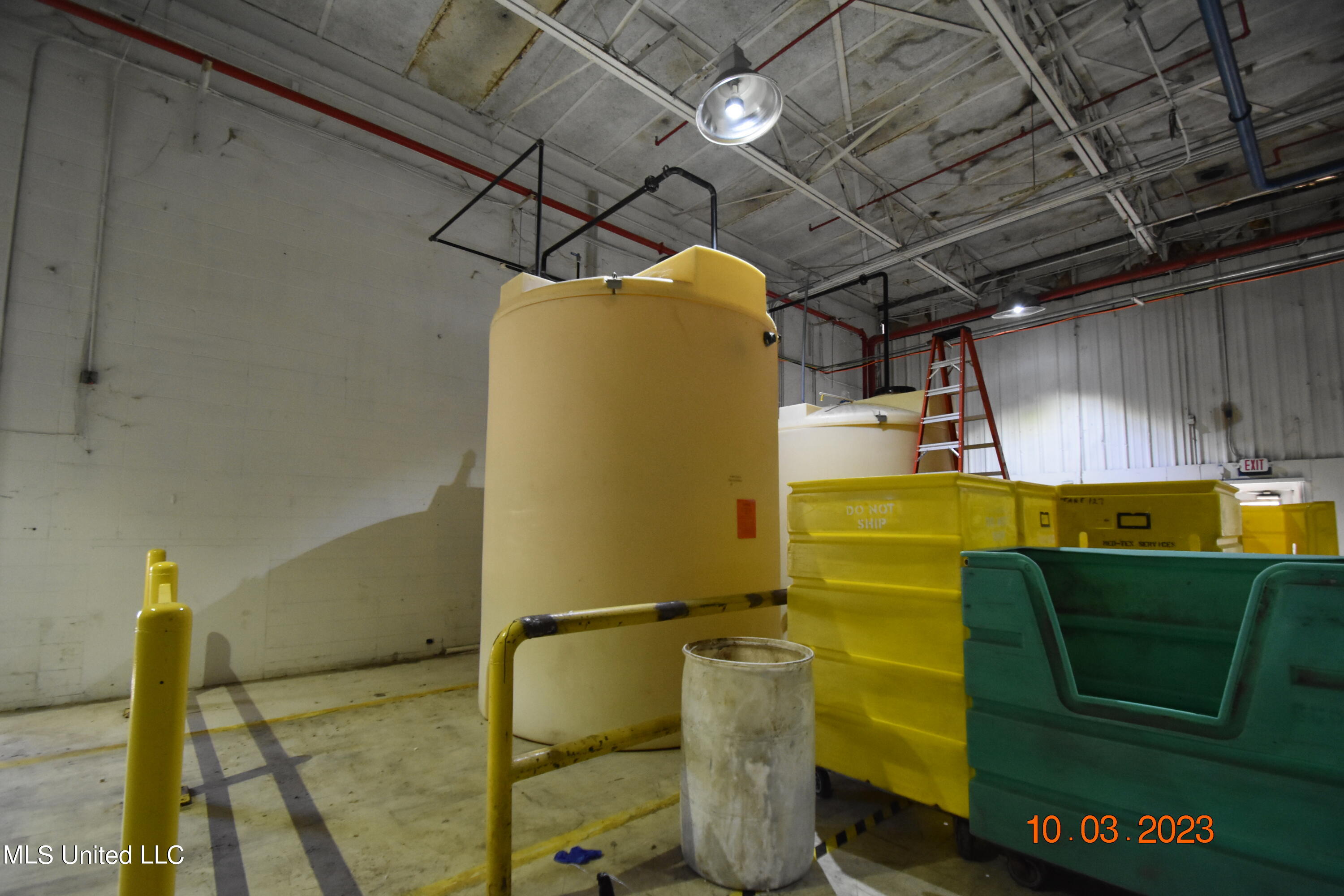 956 N Broadway Street Property Photo 36