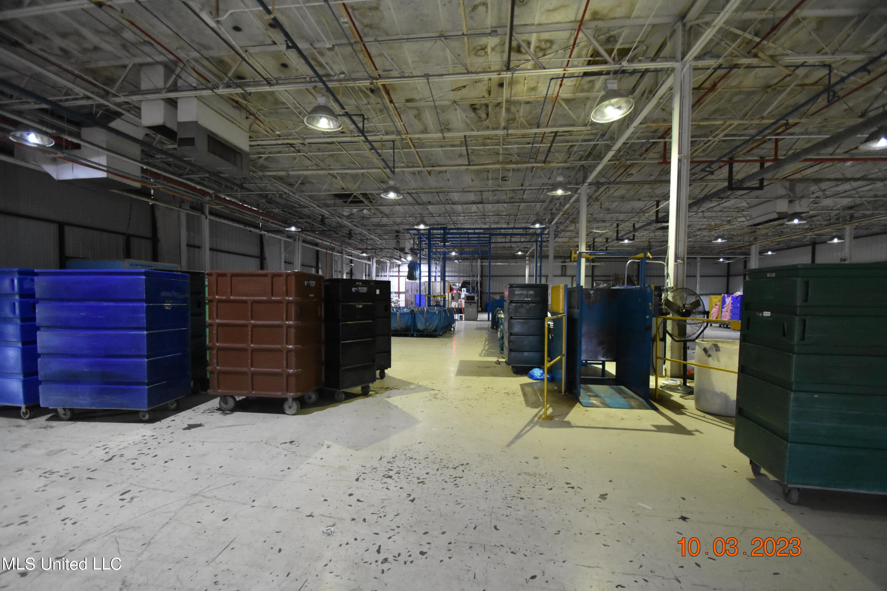 956 N Broadway Street Property Photo 37