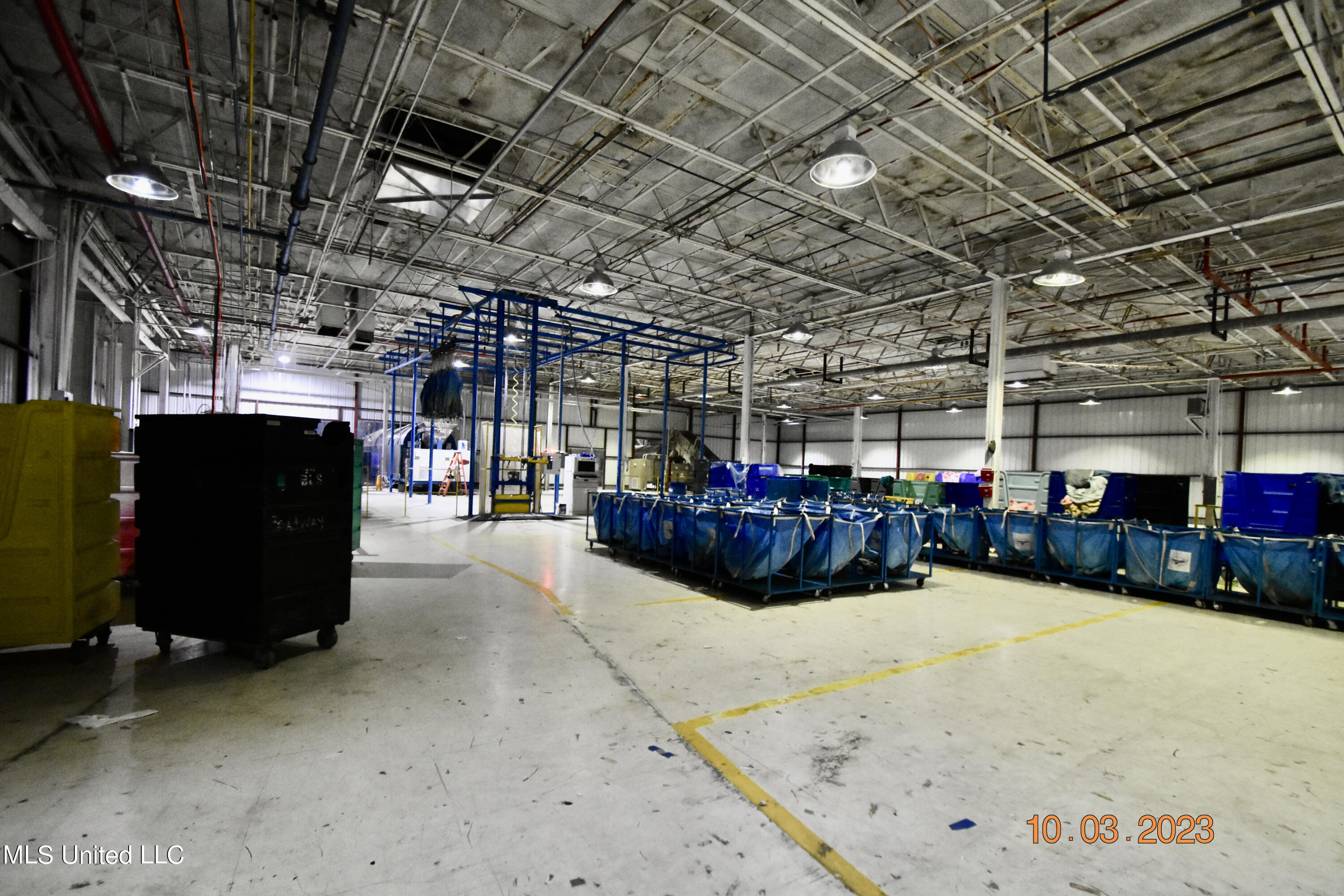 956 N Broadway Street Property Photo 39