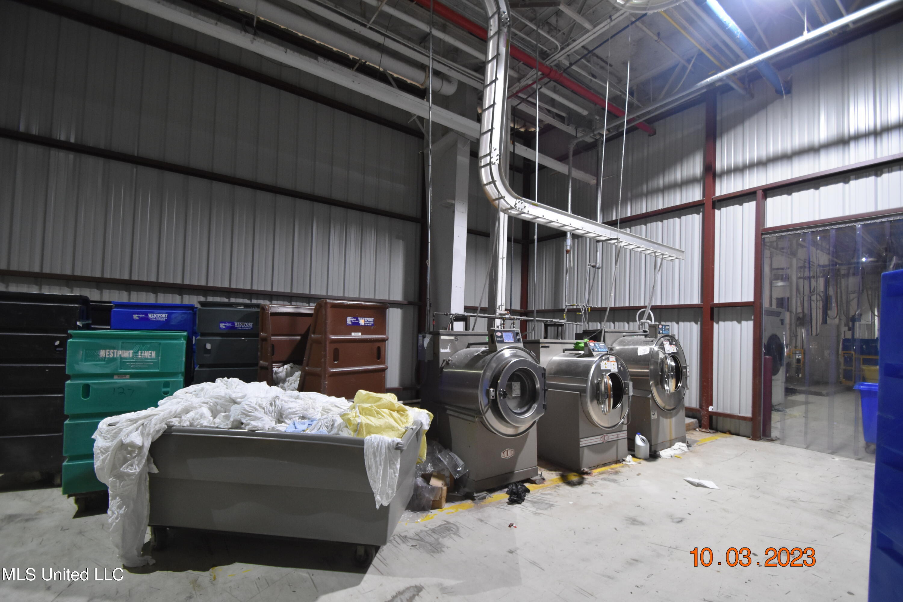 956 N Broadway Street Property Photo 42