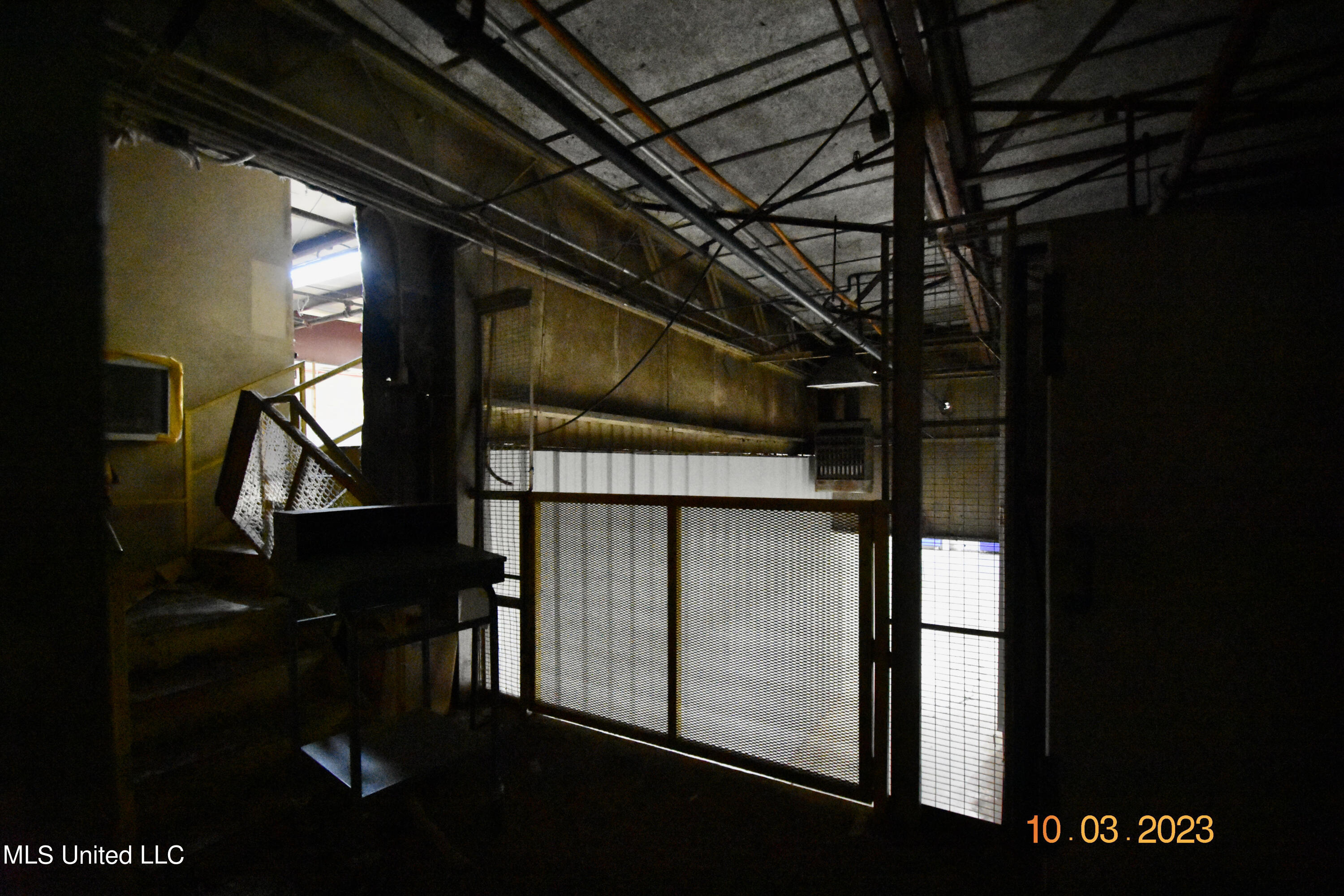 956 N Broadway Street Property Photo 48