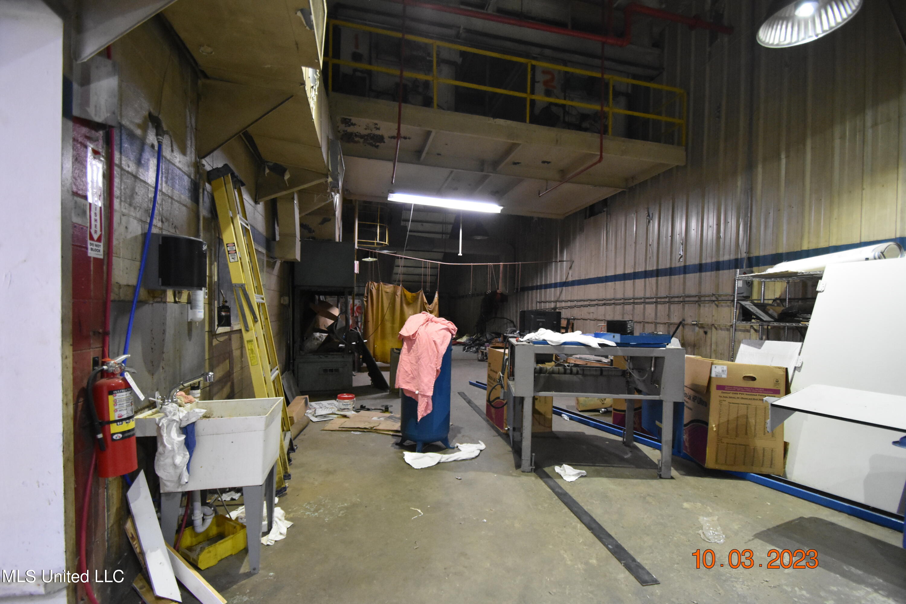 956 N Broadway Street Property Photo 51