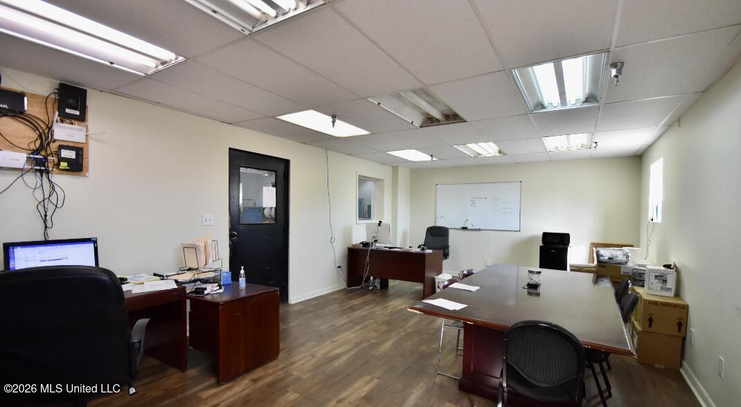 956 N Broadway Street Property Photo 54