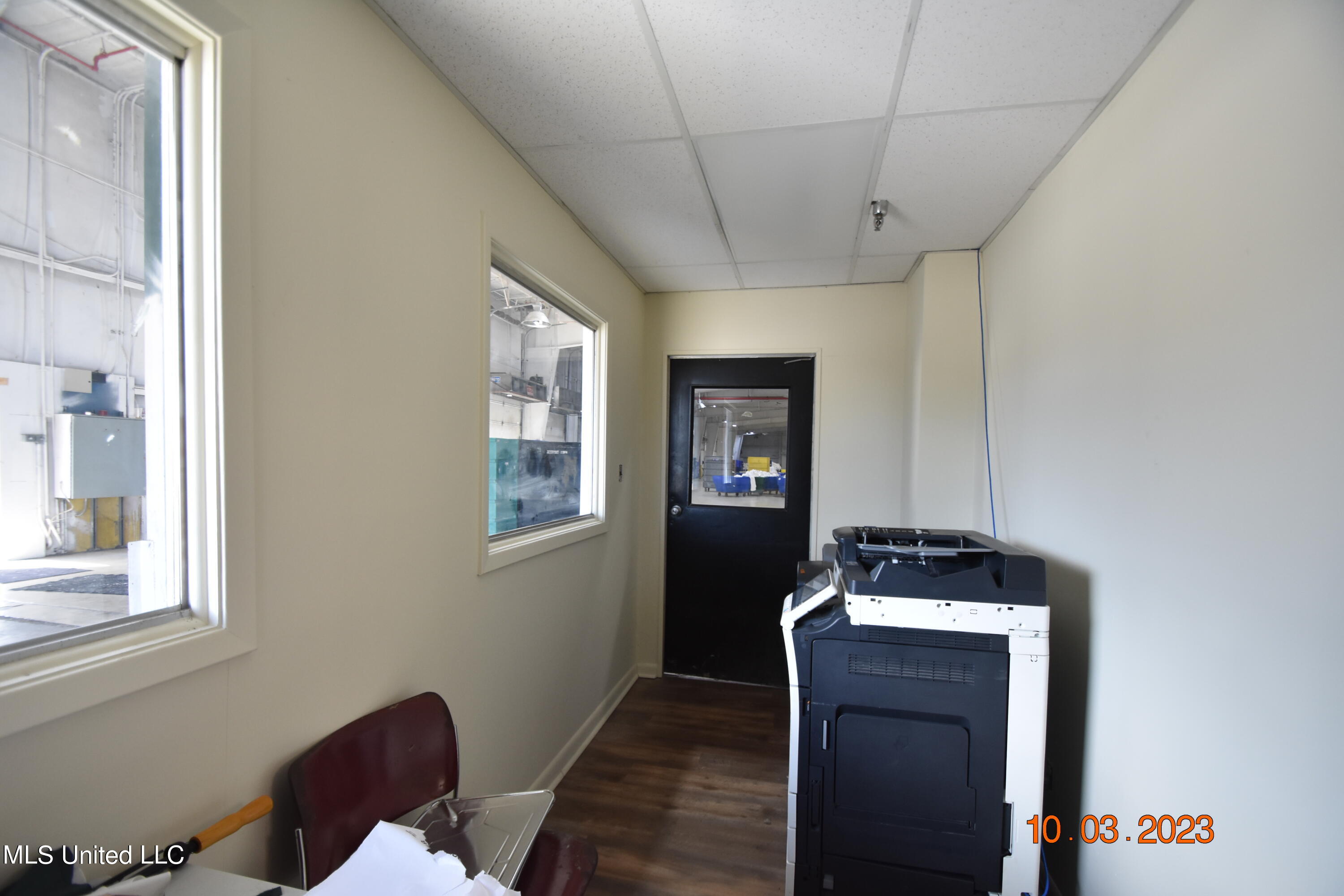 956 N Broadway Street Property Photo 60