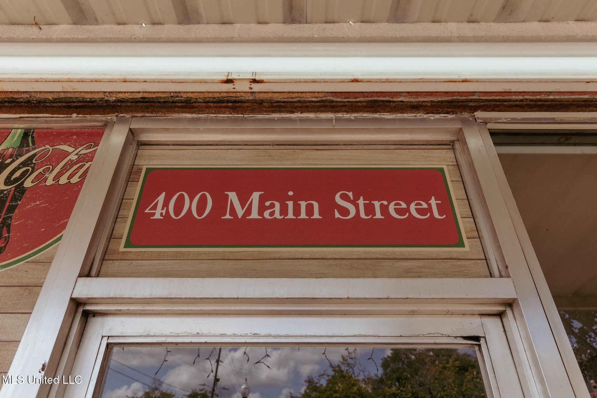 400 Main Street Property Photo 31
