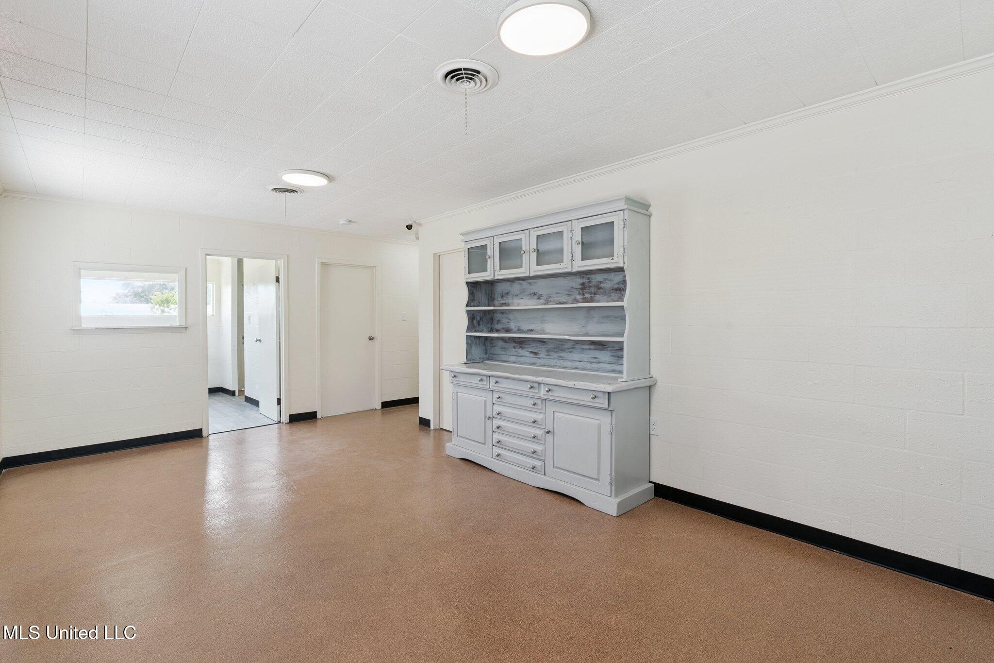 560 Saint John Street Property Photo 2