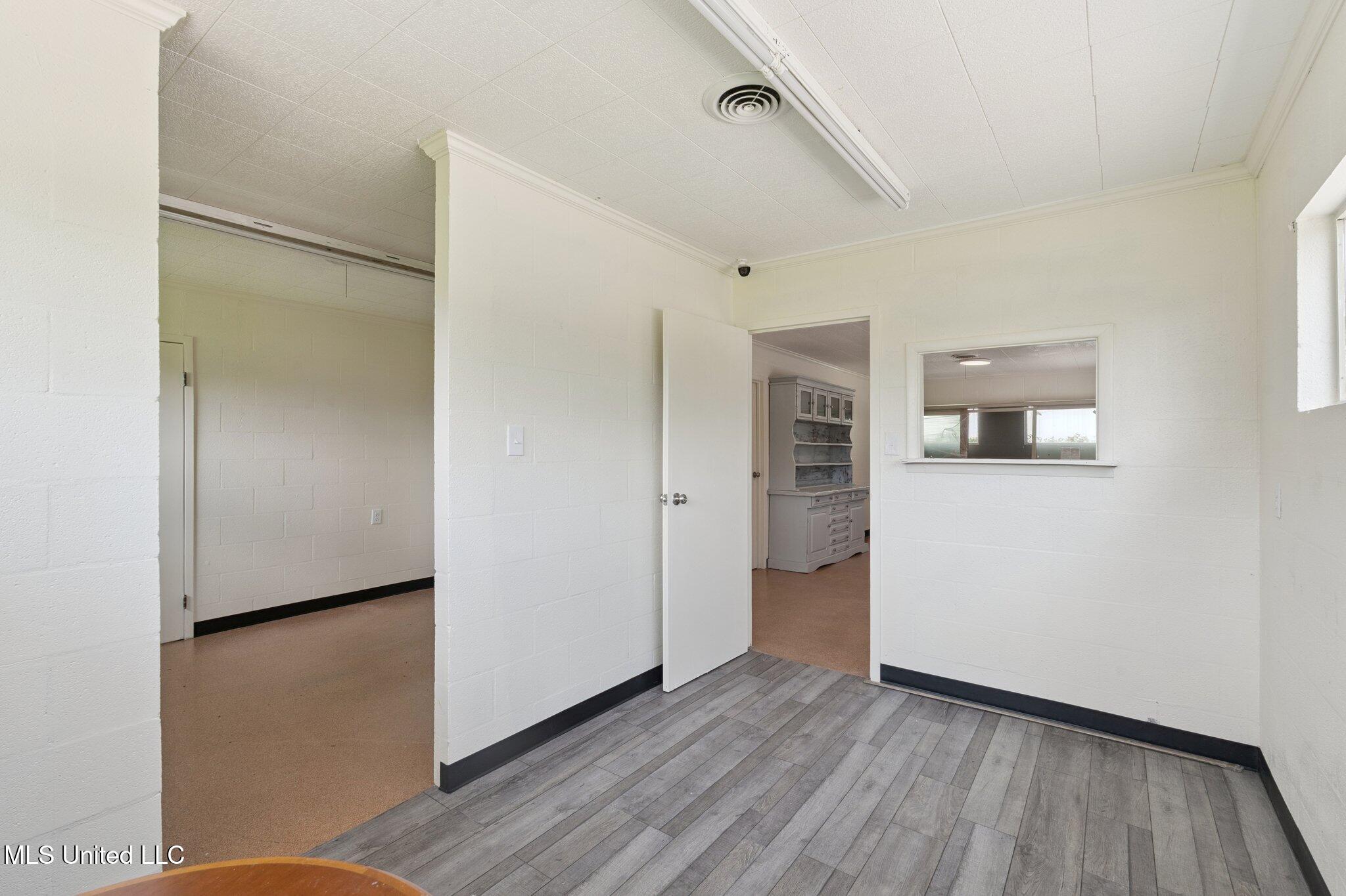 560 Saint John Street Property Photo 4