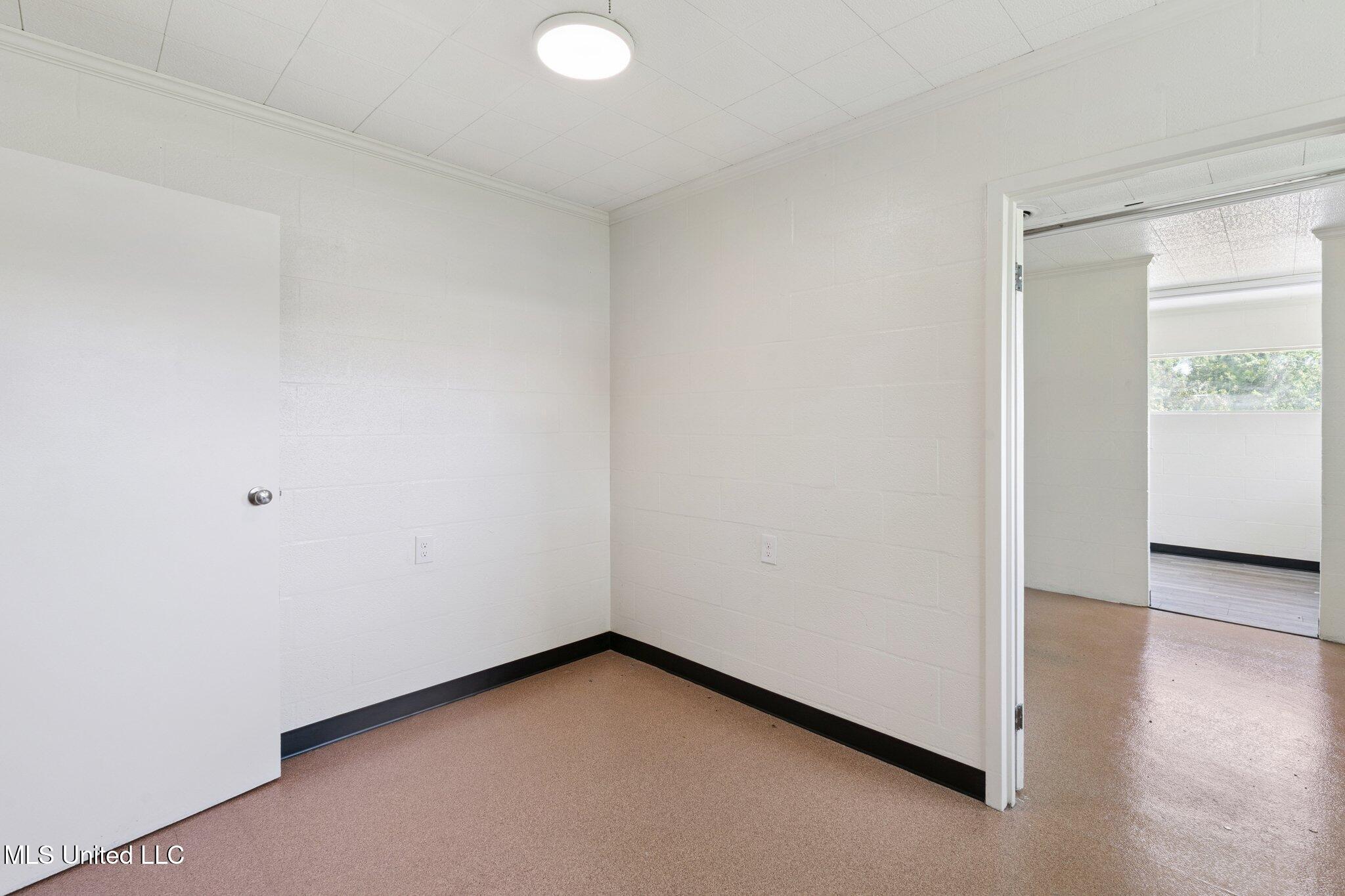 560 Saint John Street Property Photo 6