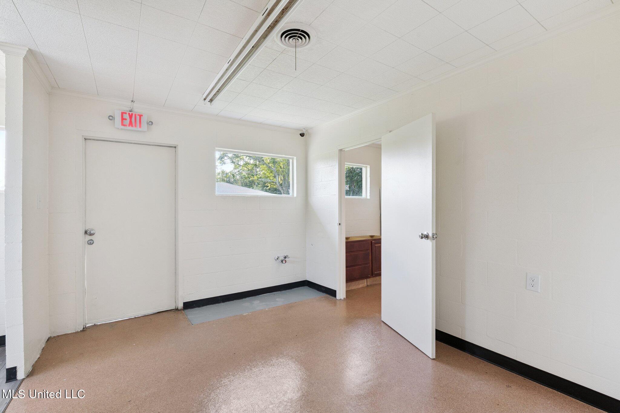 560 Saint John Street Property Photo 13