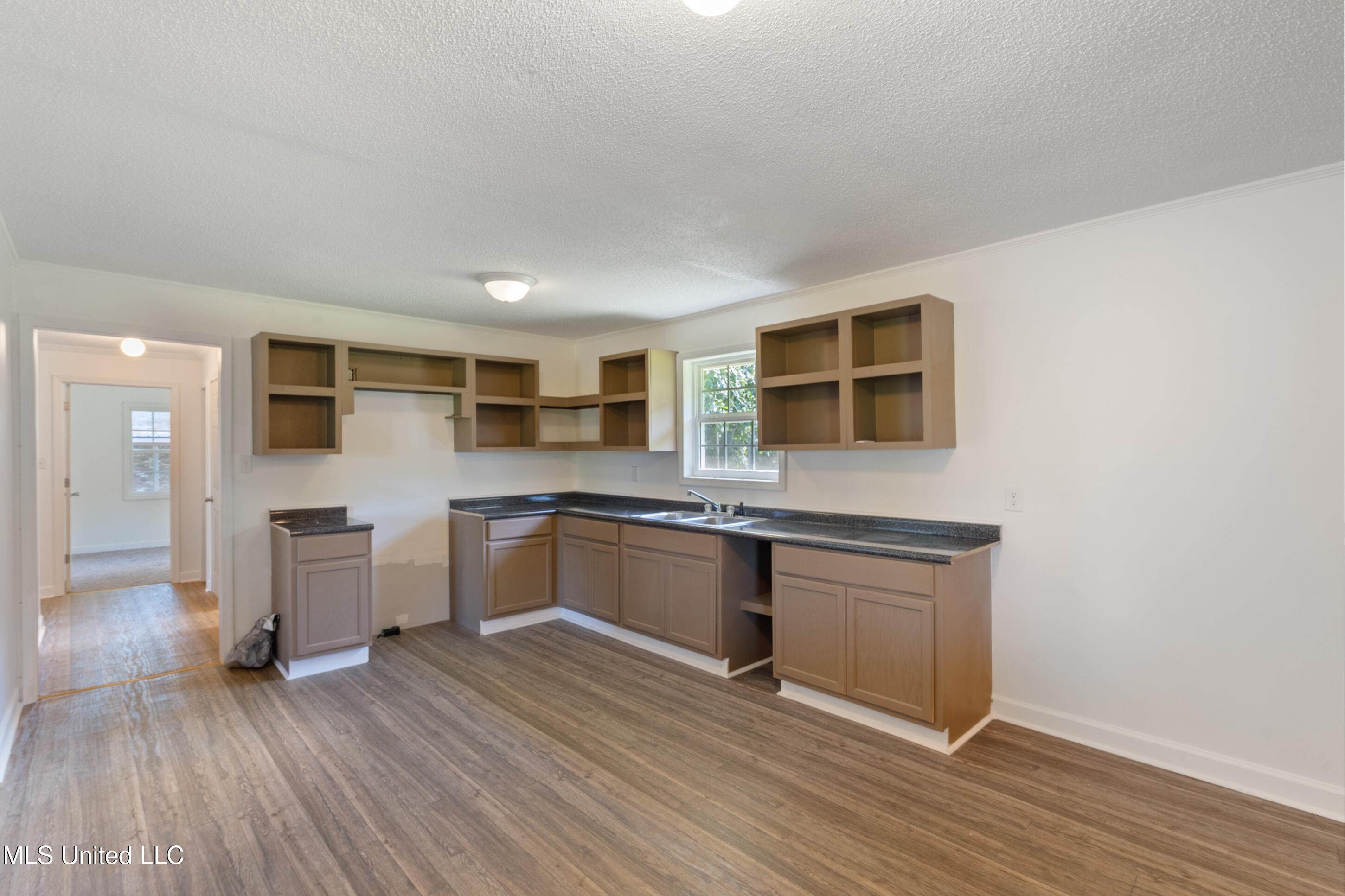 1520 Country Church Road Property Photo 7