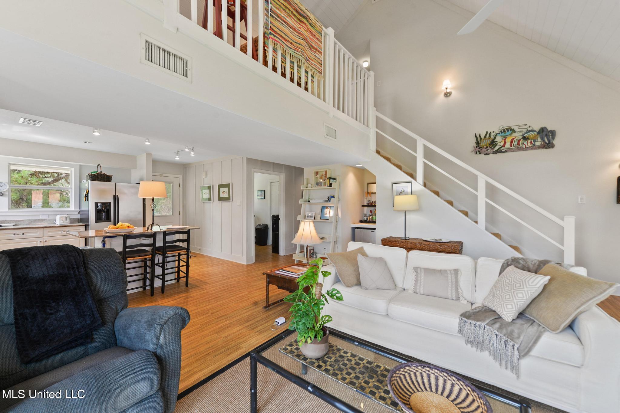 424 Riverview Drive Property Photo 5