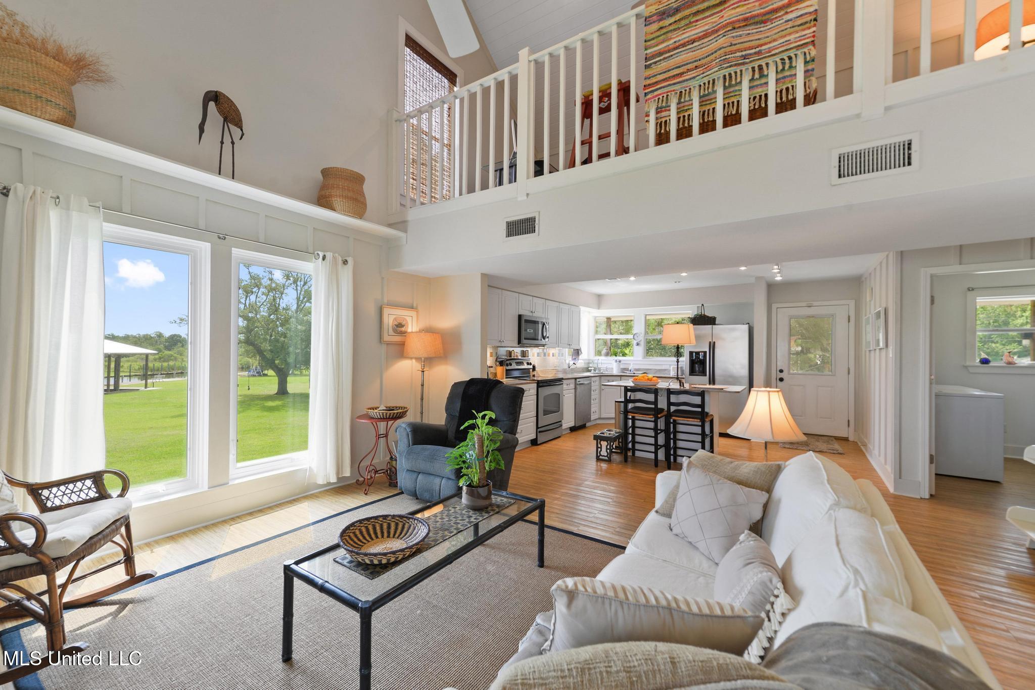 424 Riverview Drive Property Photo 6