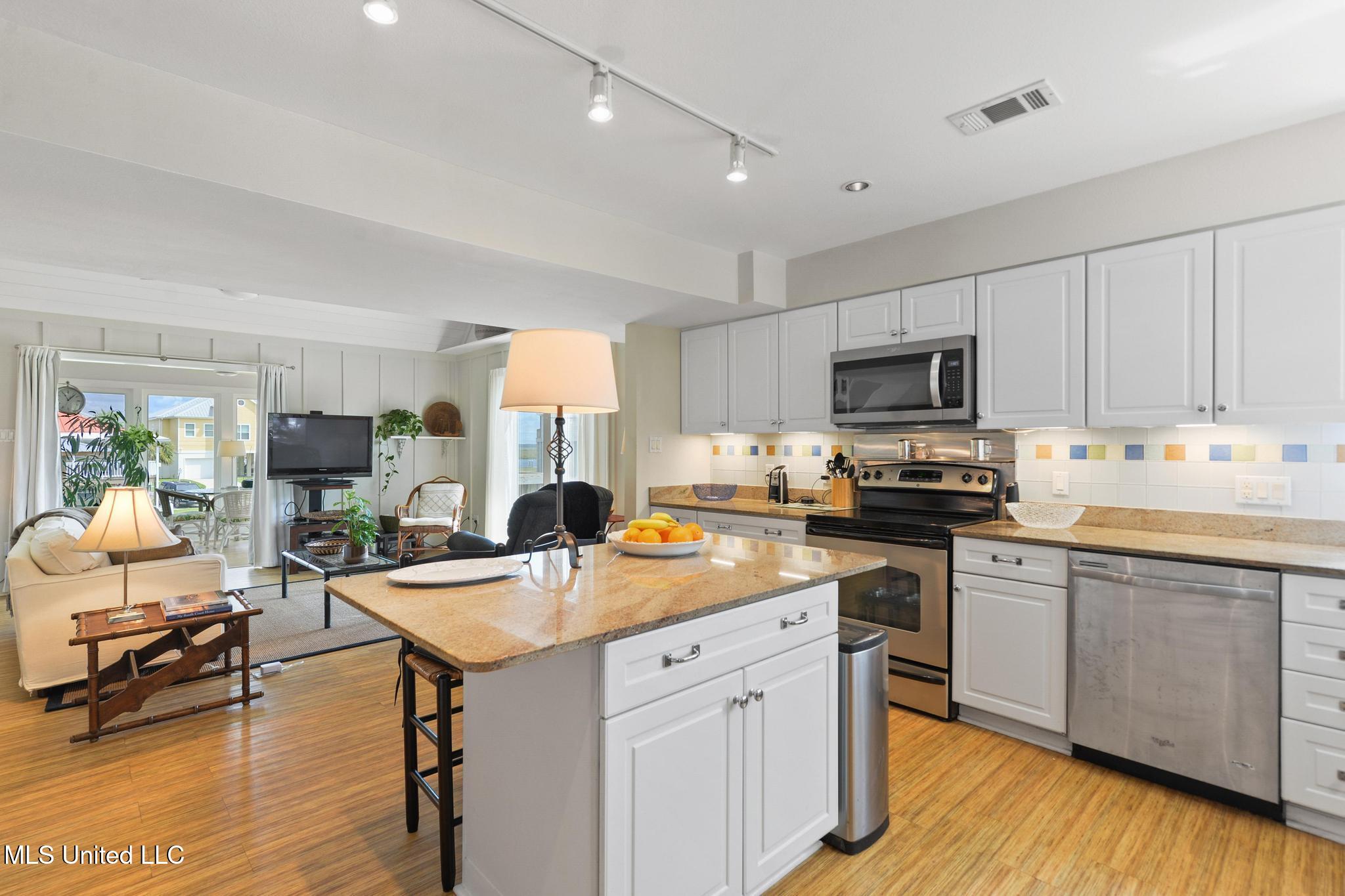 424 Riverview Drive Property Photo 9