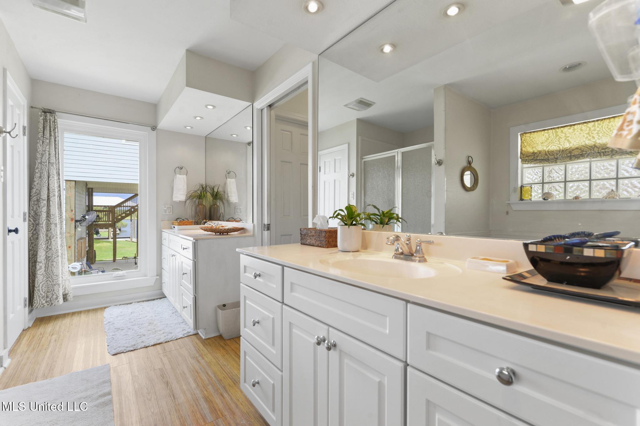 424 Riverview Drive Property Photo 14