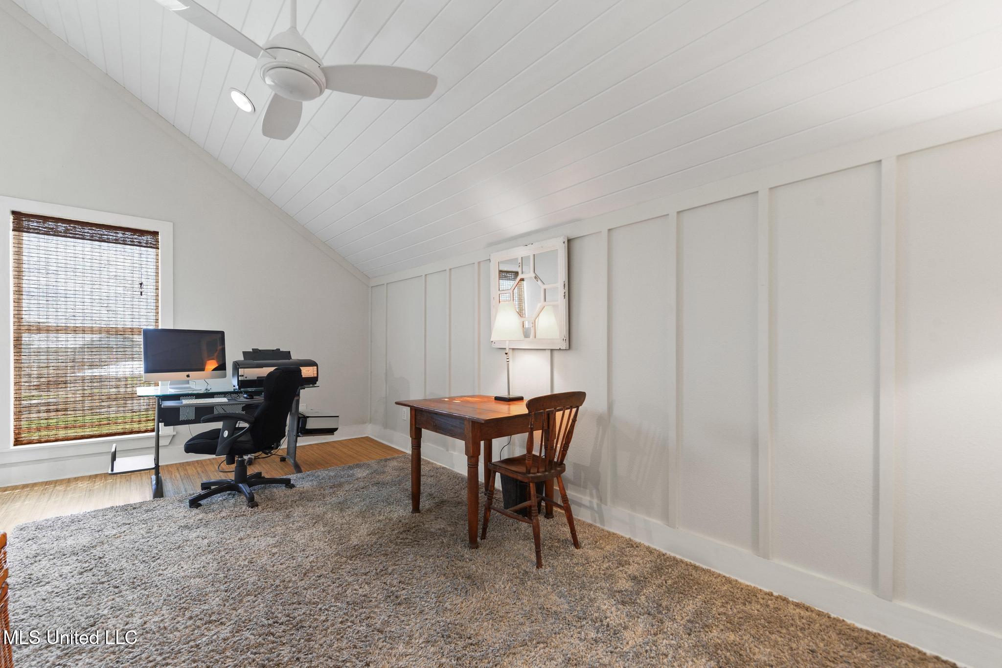 424 Riverview Drive Property Photo 16