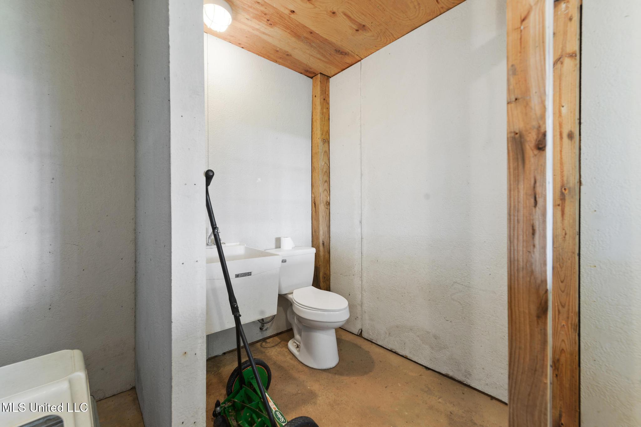 424 Riverview Drive Property Photo 25