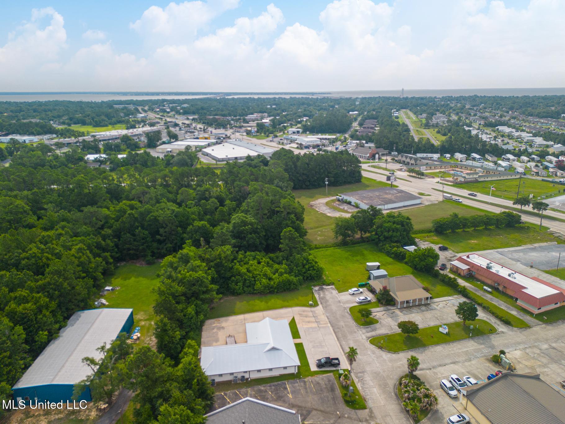 831 Highway 90 Property Photo 5