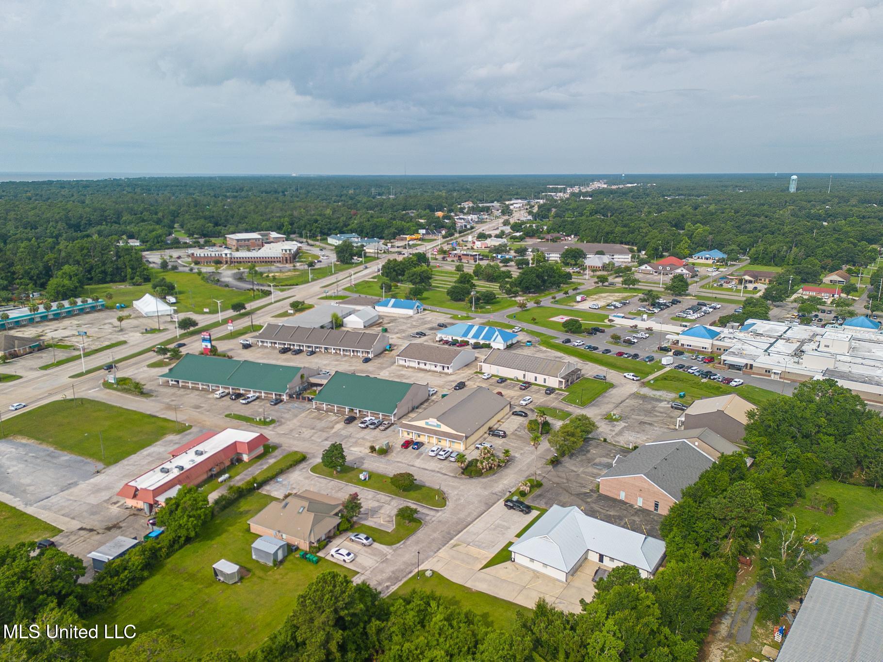 831 Highway 90 Property Photo 6