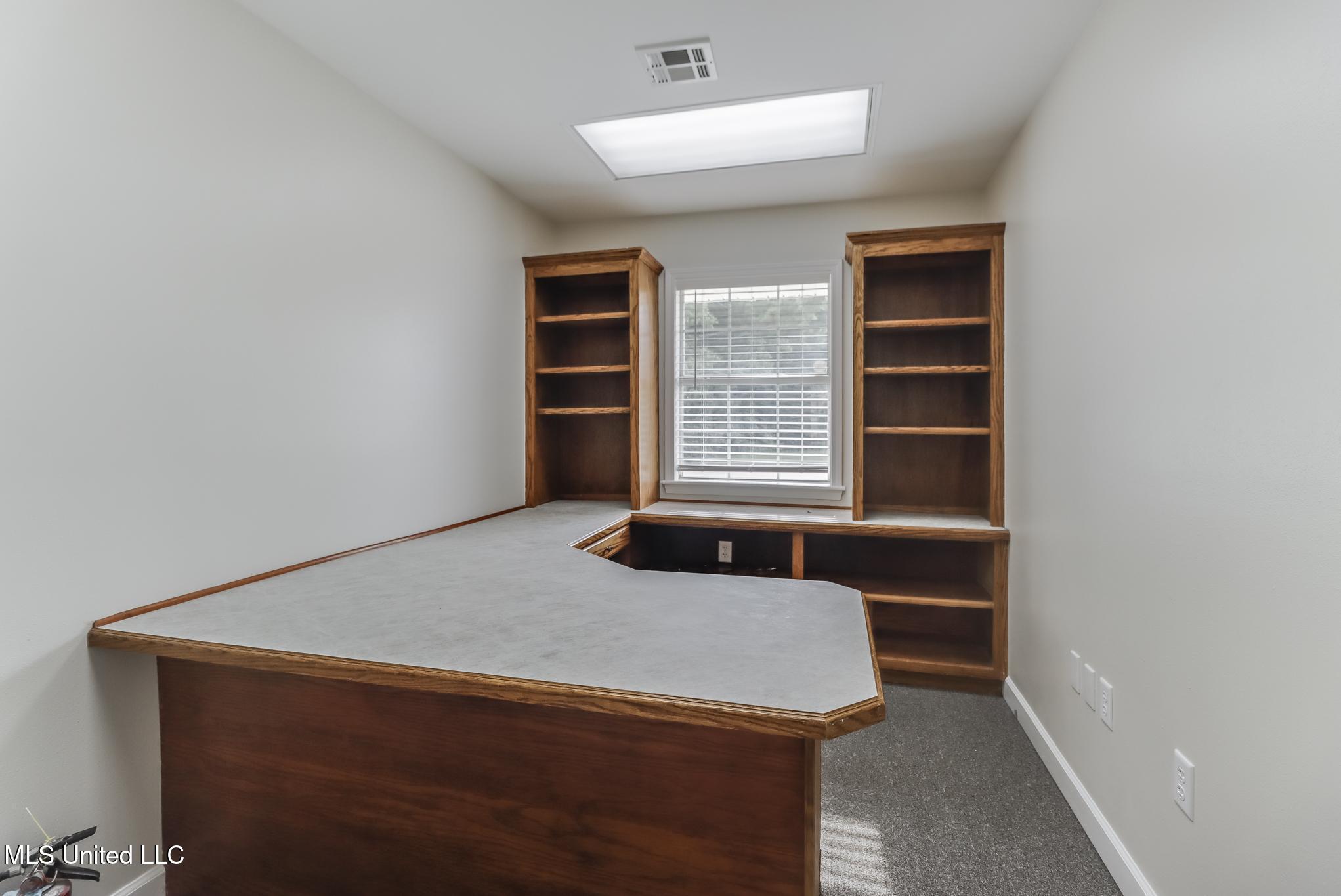 831 Highway 90 Property Photo 25