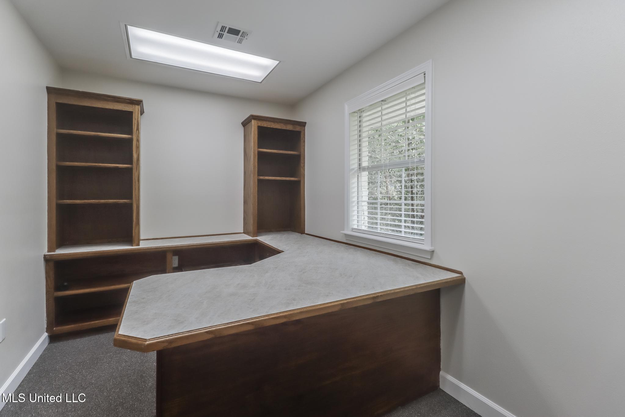 831 Highway 90 Property Photo 28