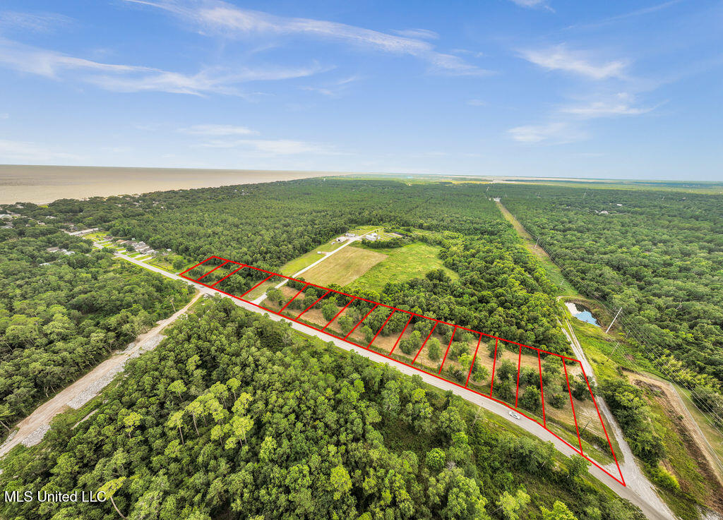 Espy Avenue Property Photo 4