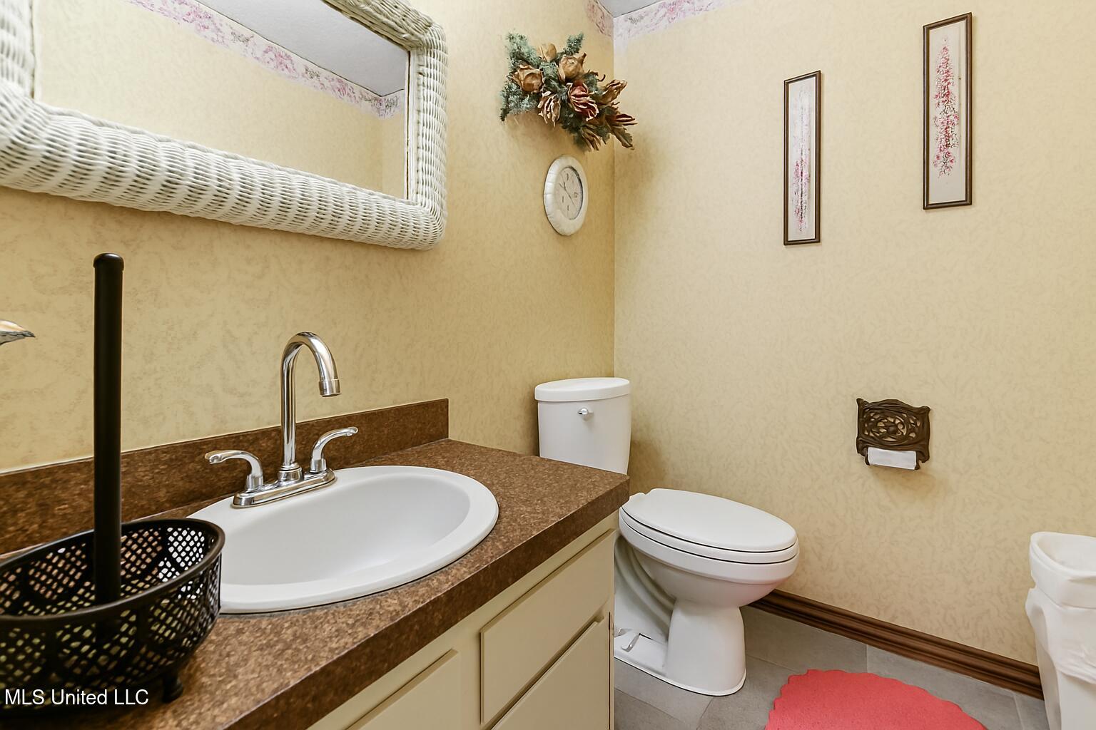 12001 Mobile Avenue Property Photo 11