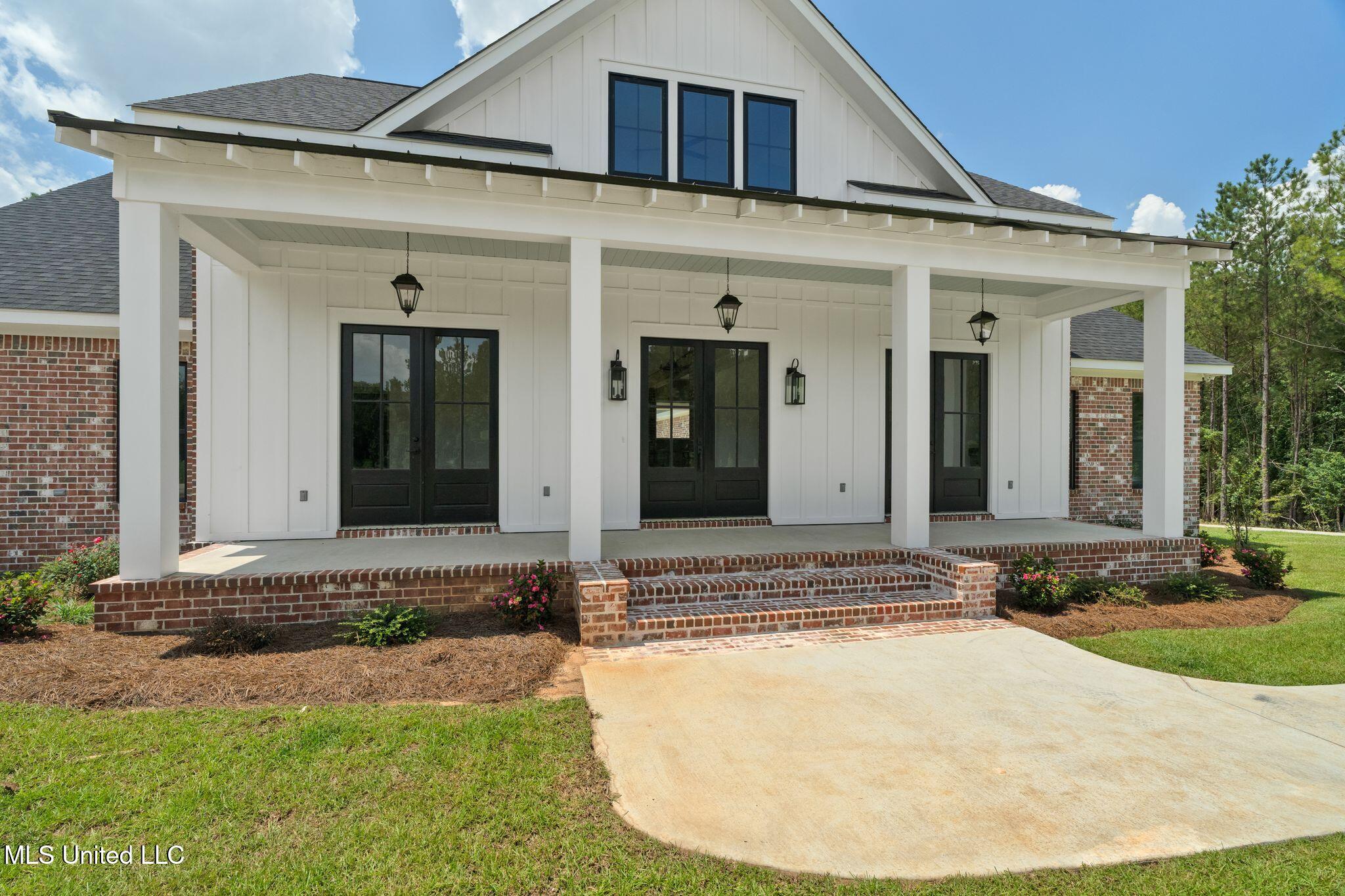 53 Pipestone Pass Property Photo 6